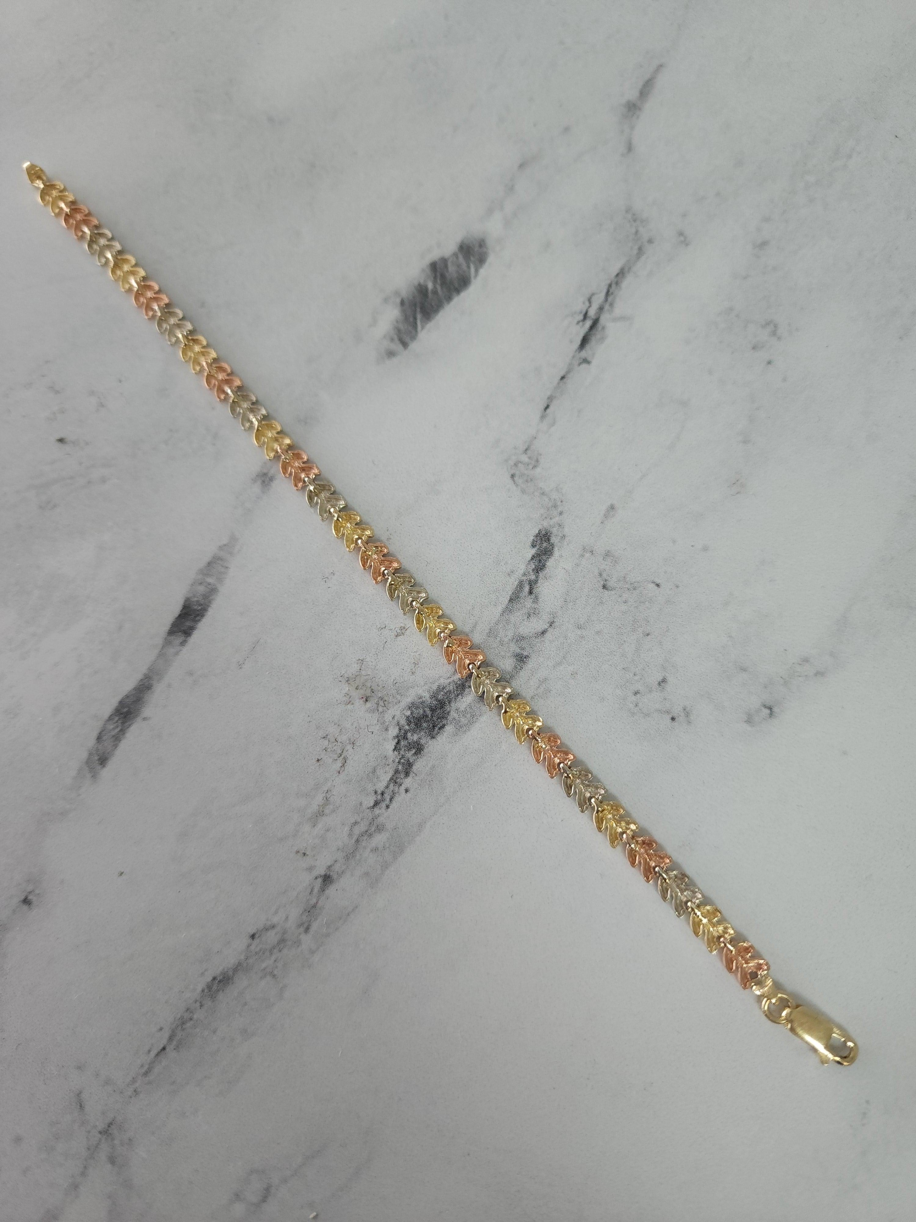 Bracelet en or jaune, blanc et rose à motif de feuilles avec diamants taillés Or 14k Unisexe en vente