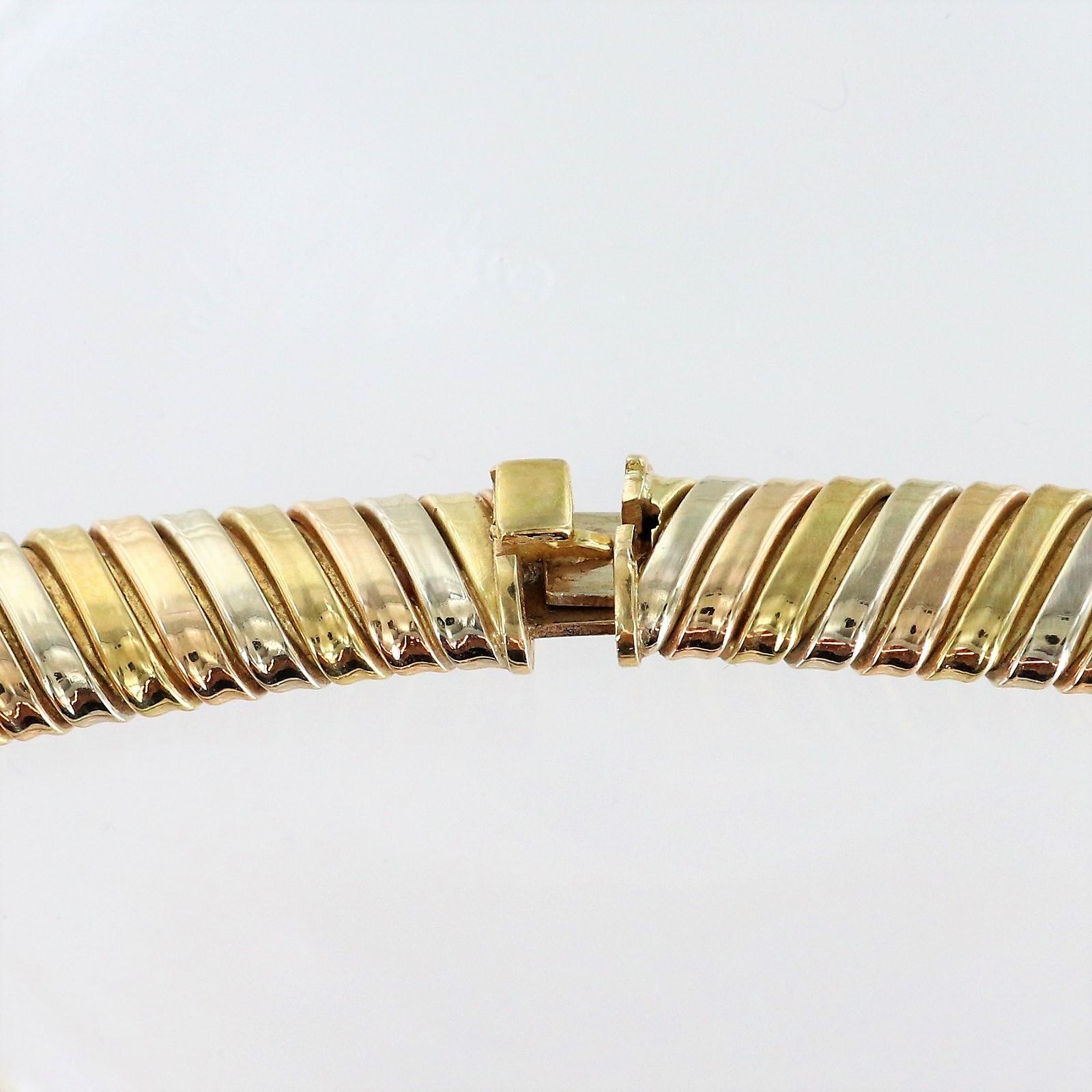 Contemporary Yellow, White, Rose Gold Tubogas Cartier Trinity Necklace For Sale
