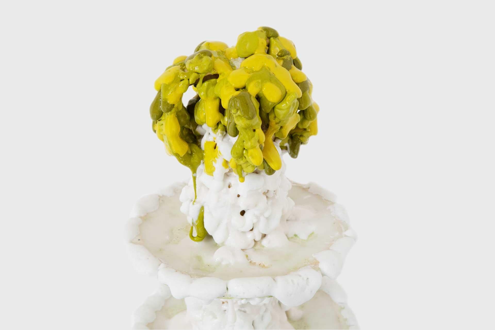 Yellow White Three-Tiered Contemporary Cake Stand by Nick Weddell Stoneware clay Neuf - En vente à Barcelona, ES