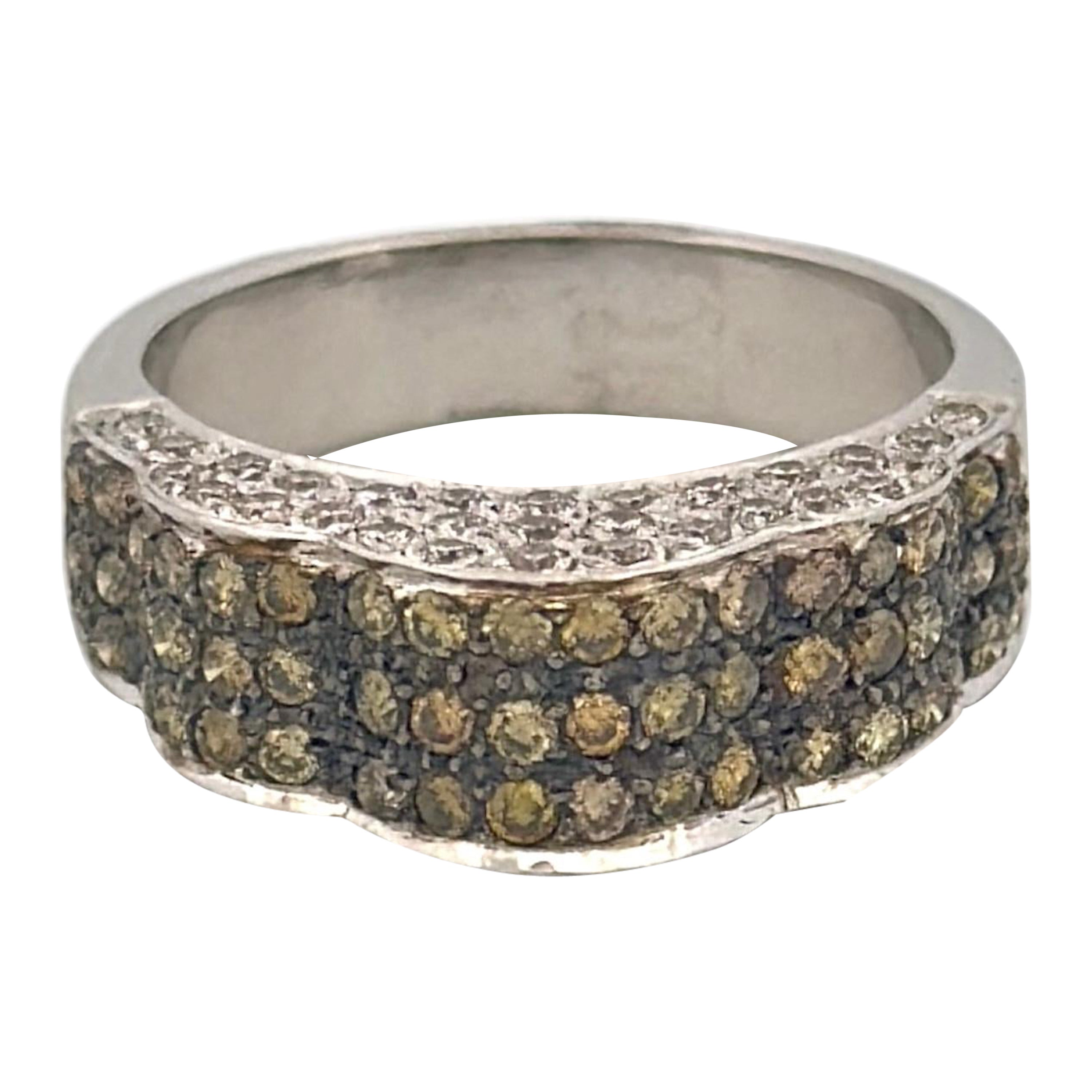 Anillo de diamantes amarillo y blanco de diseño único en venta