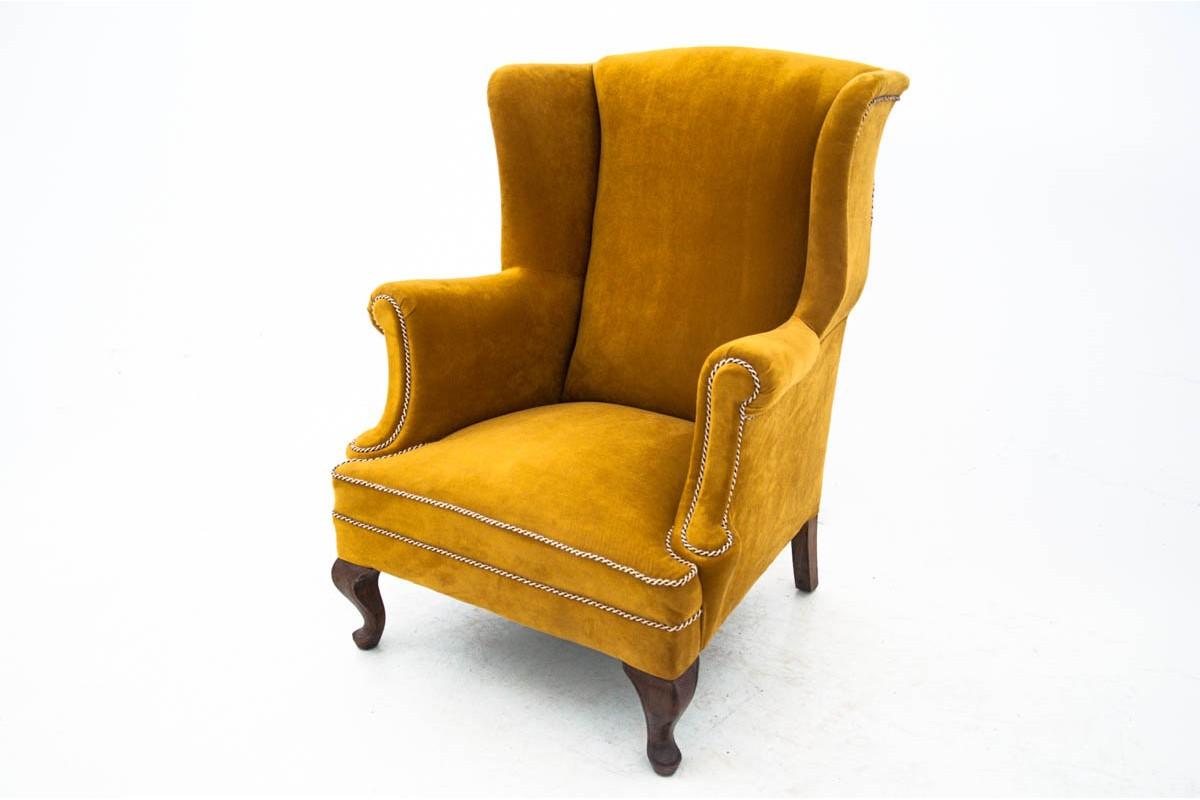 Stylish armchair from the 1950s. Furniture in very good condition, after professional renovation.