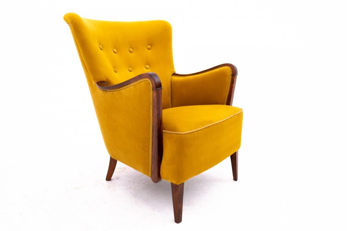 Yellow Wingback Armchair, Northern Europe, around 1920. After renovation. In Good Condition For Sale In Chorzów, PL