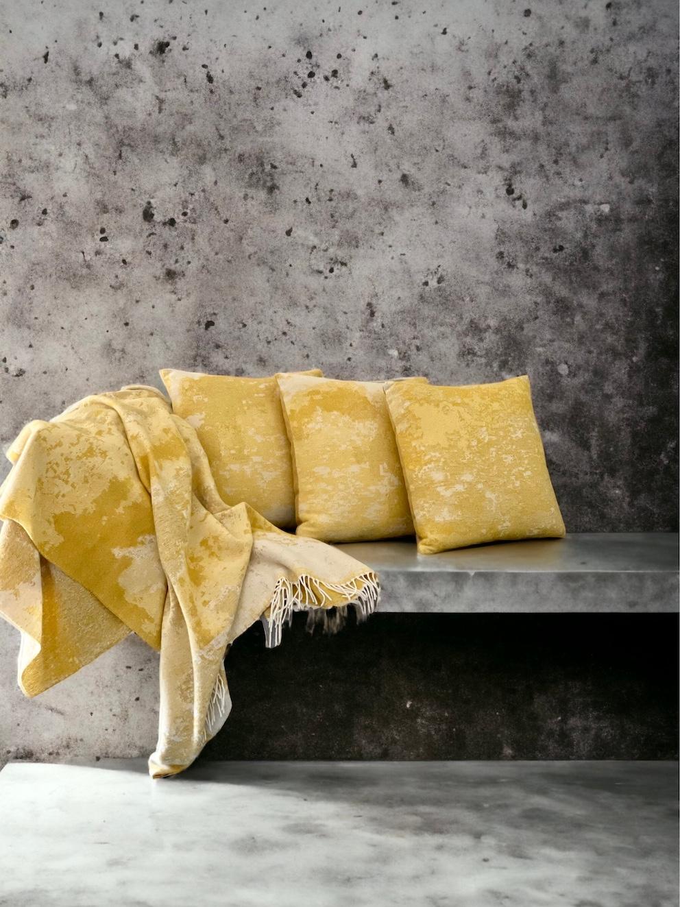 Gelber Überwurf aus Wolle und Kaschmir Made in Italy - Jacquard-Marmoreffekt (Gewebt) im Angebot