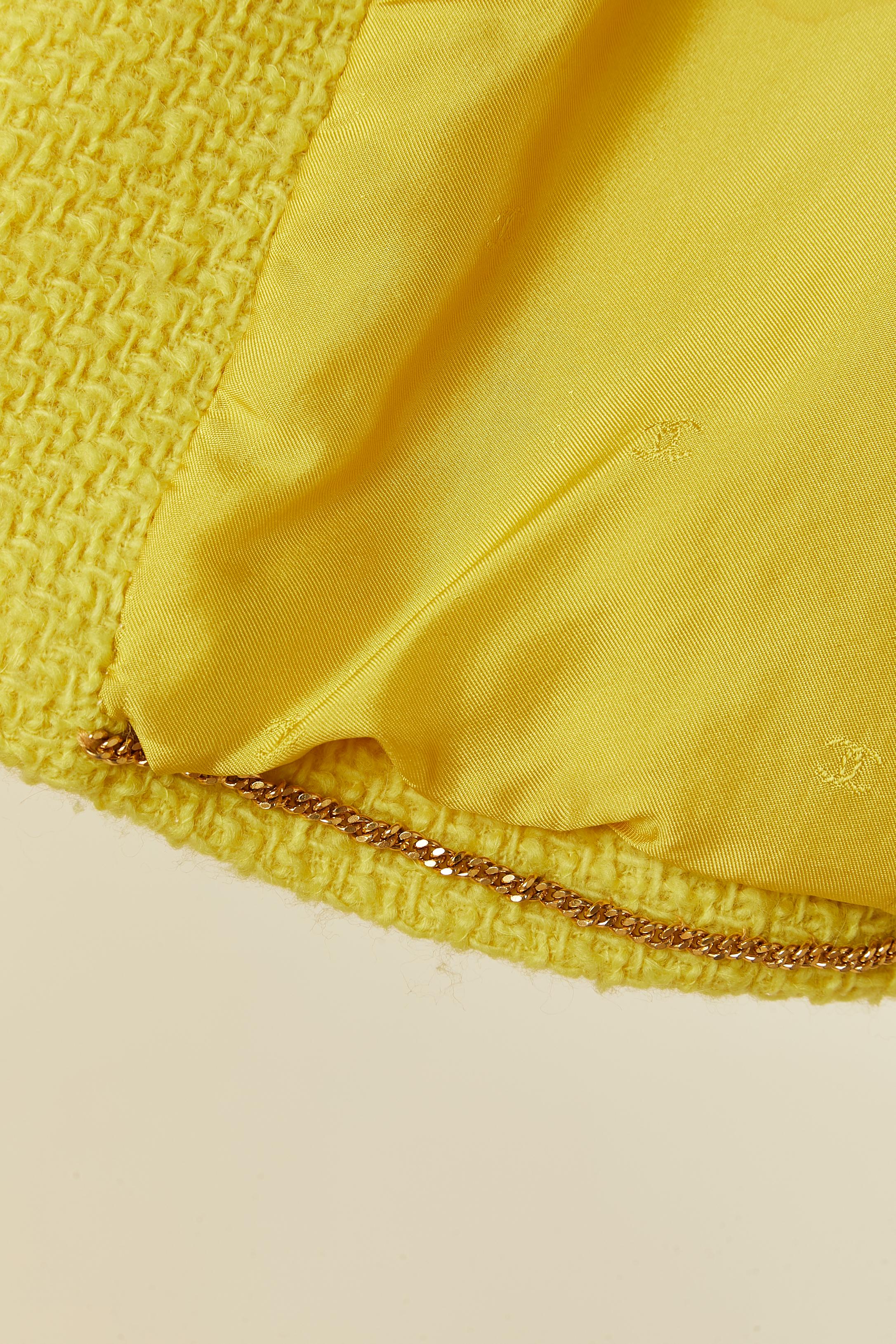 Veste croisée en laine jaune CHANEL BOUTIQUE en vente 4