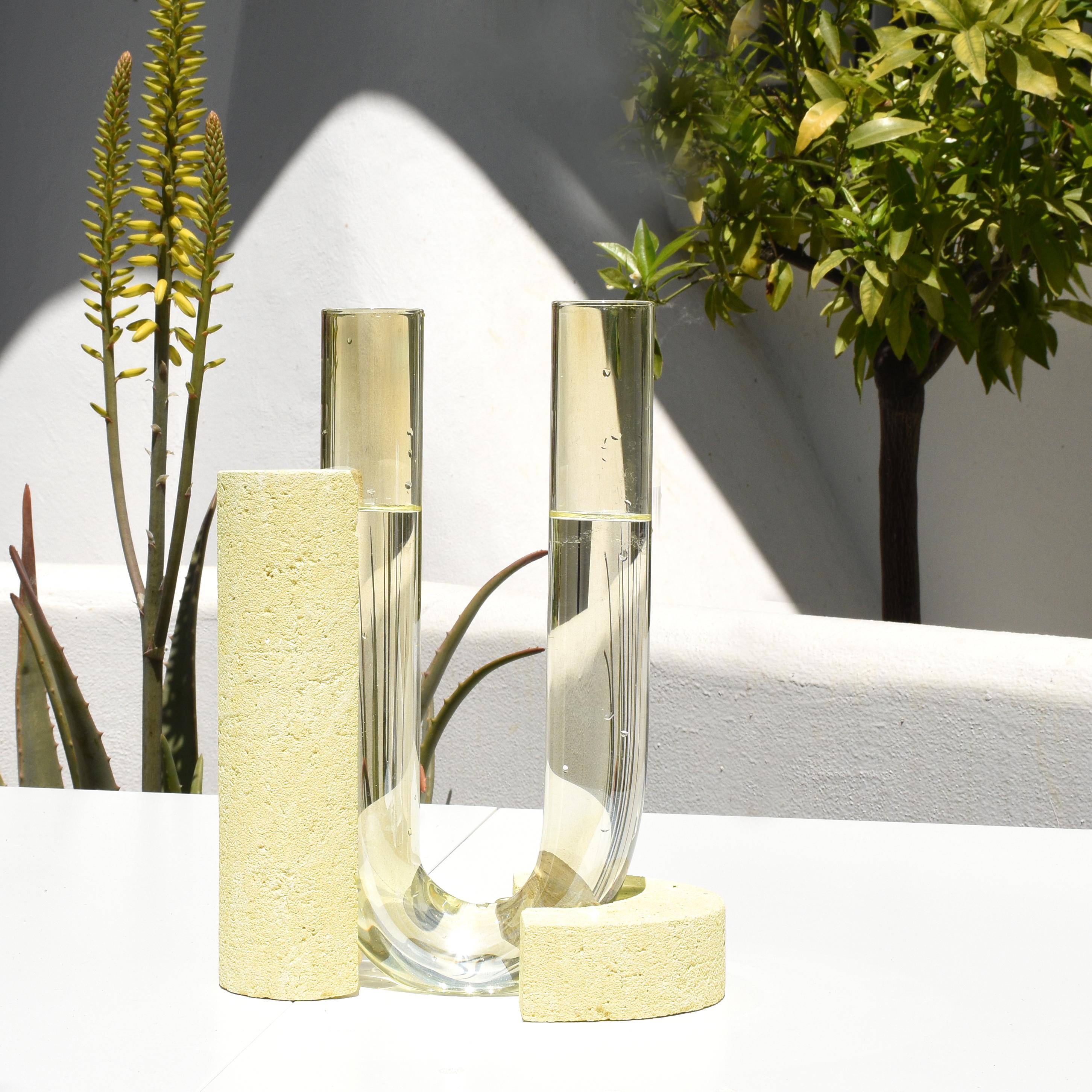 Fait main Vase jaune-jaune Cochlea Della Consapevolezza Soils Edition de Coki Barbieri en vente