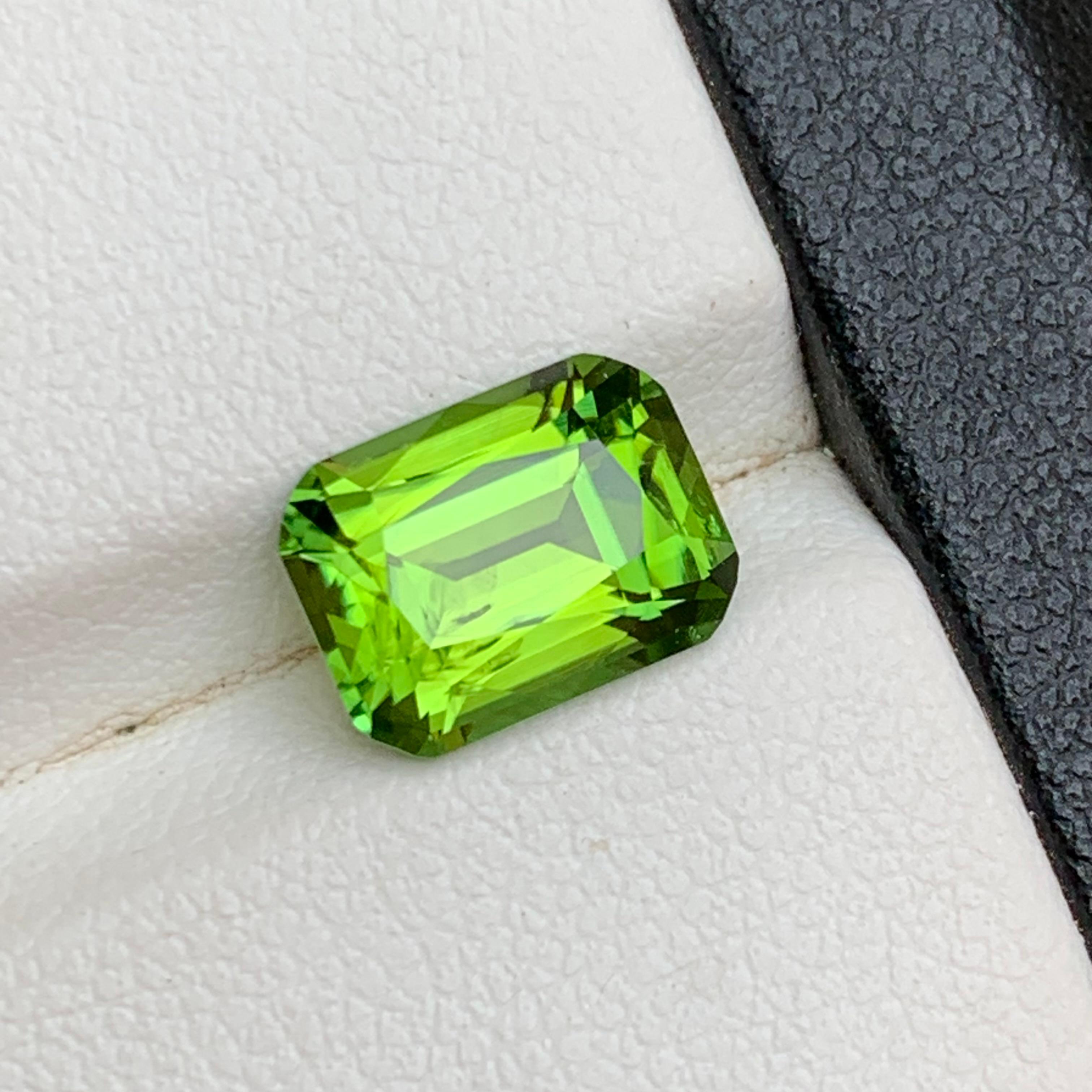 Gelblich grüner Turmalin 2,62 Karat Natürlicher Turmalin Loser Edelstein Cushion-Schliff im Angebot 6