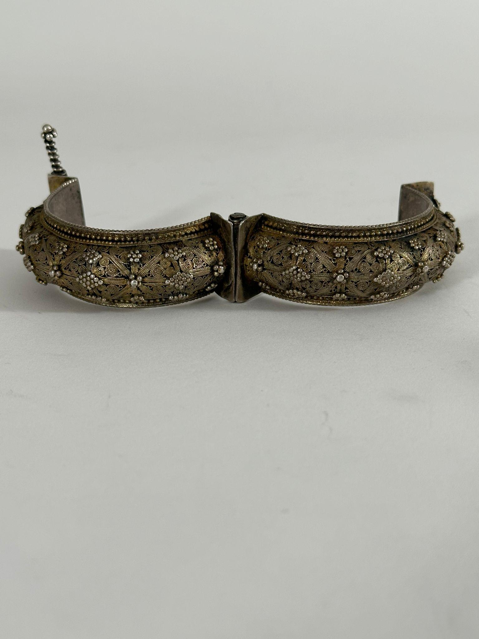 Bracciale da sposa ebraico yemenita - Ornamento per la dote in filigrana d'argento in vendita 2