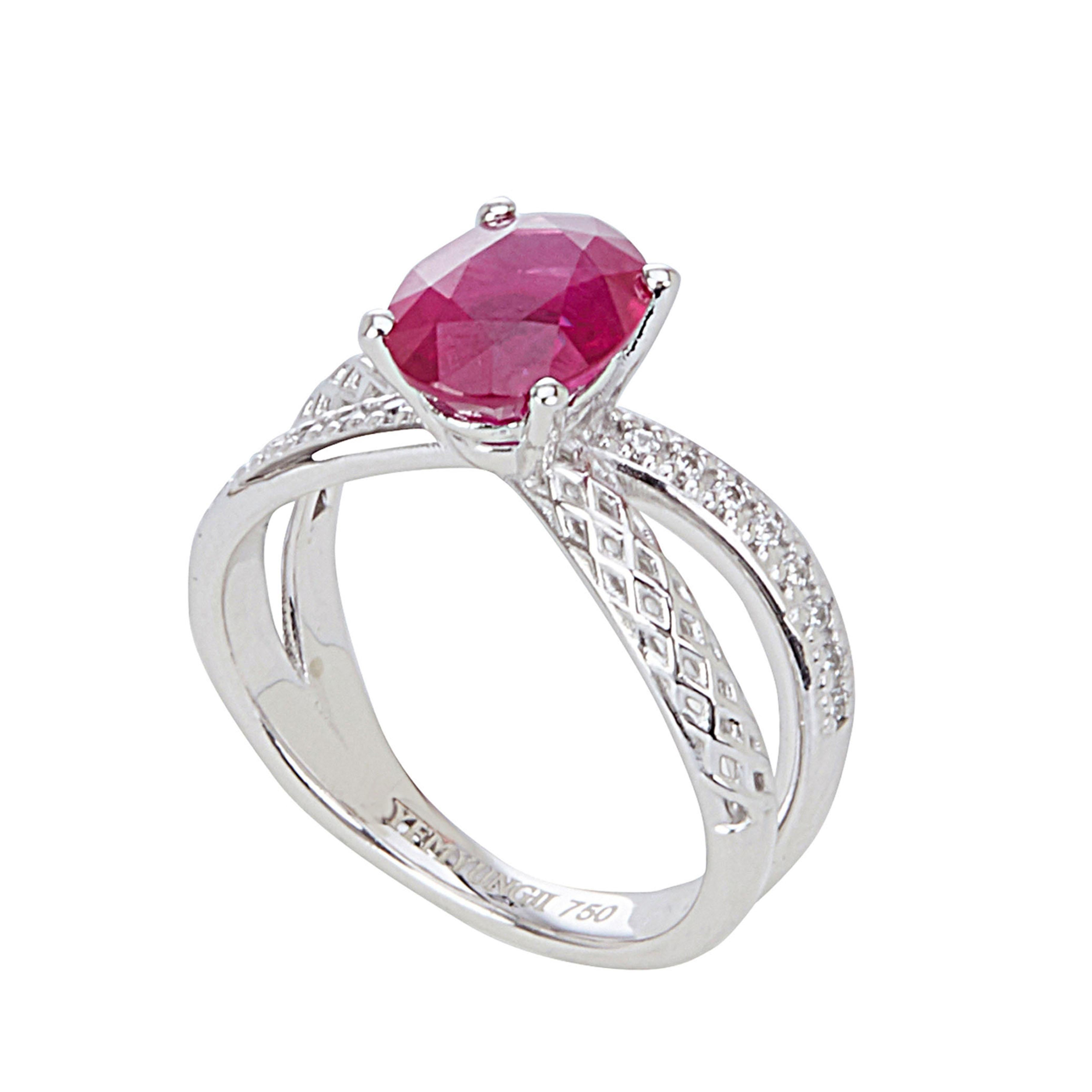 One of Ruby's meanings is passion. It is also said that Ruby can make evil minds disappear so that the owner can keep both the body and the mind healthy.
Burma Ruby Oval Cut 2.37ct weighing. The diamonds set around the main color stone allow the