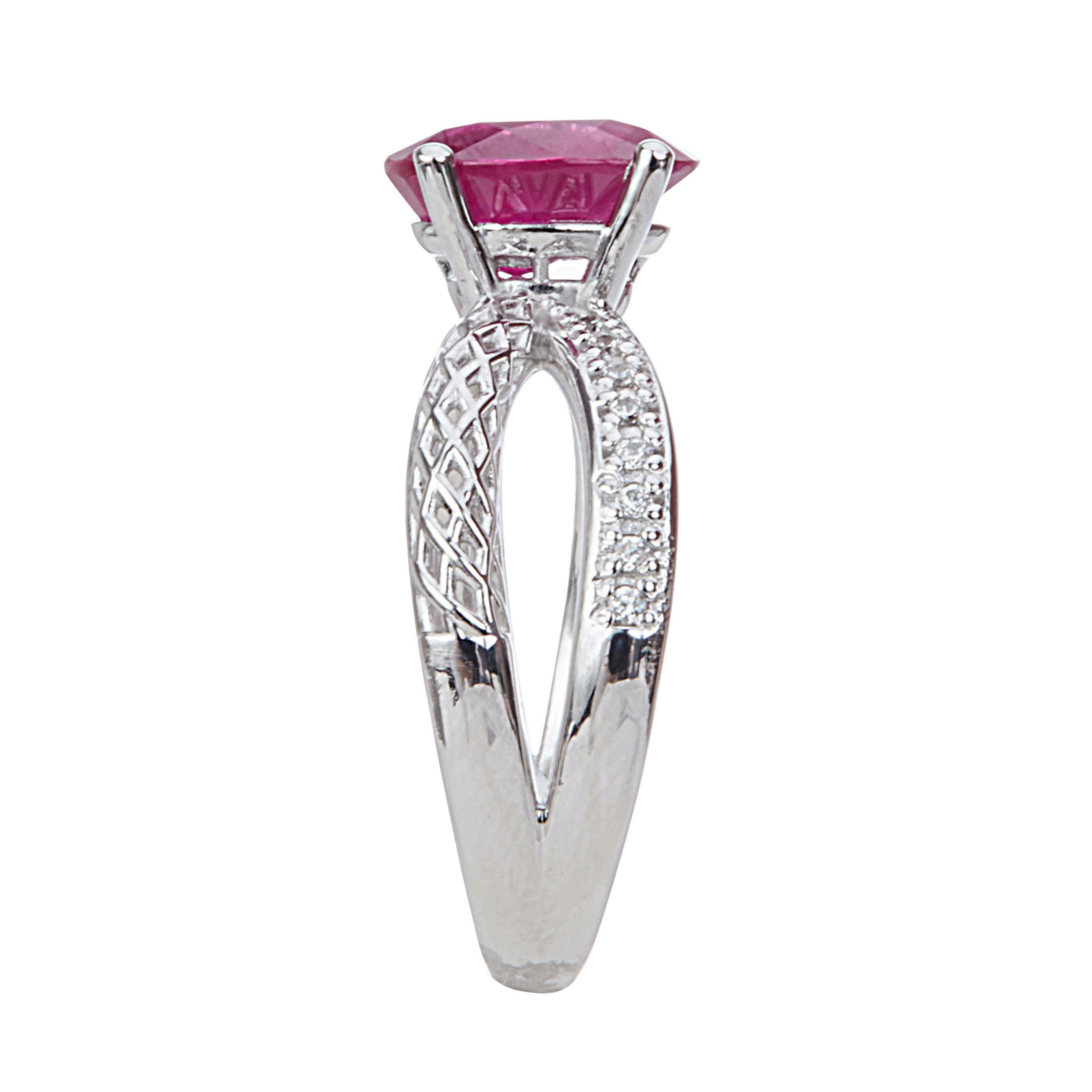 Yemyungji Burma Ruby Oval Cut 2.37ct Diamond 18 Karat White Gold Solitaire Ring In New Condition For Sale In Seoul, Seoul