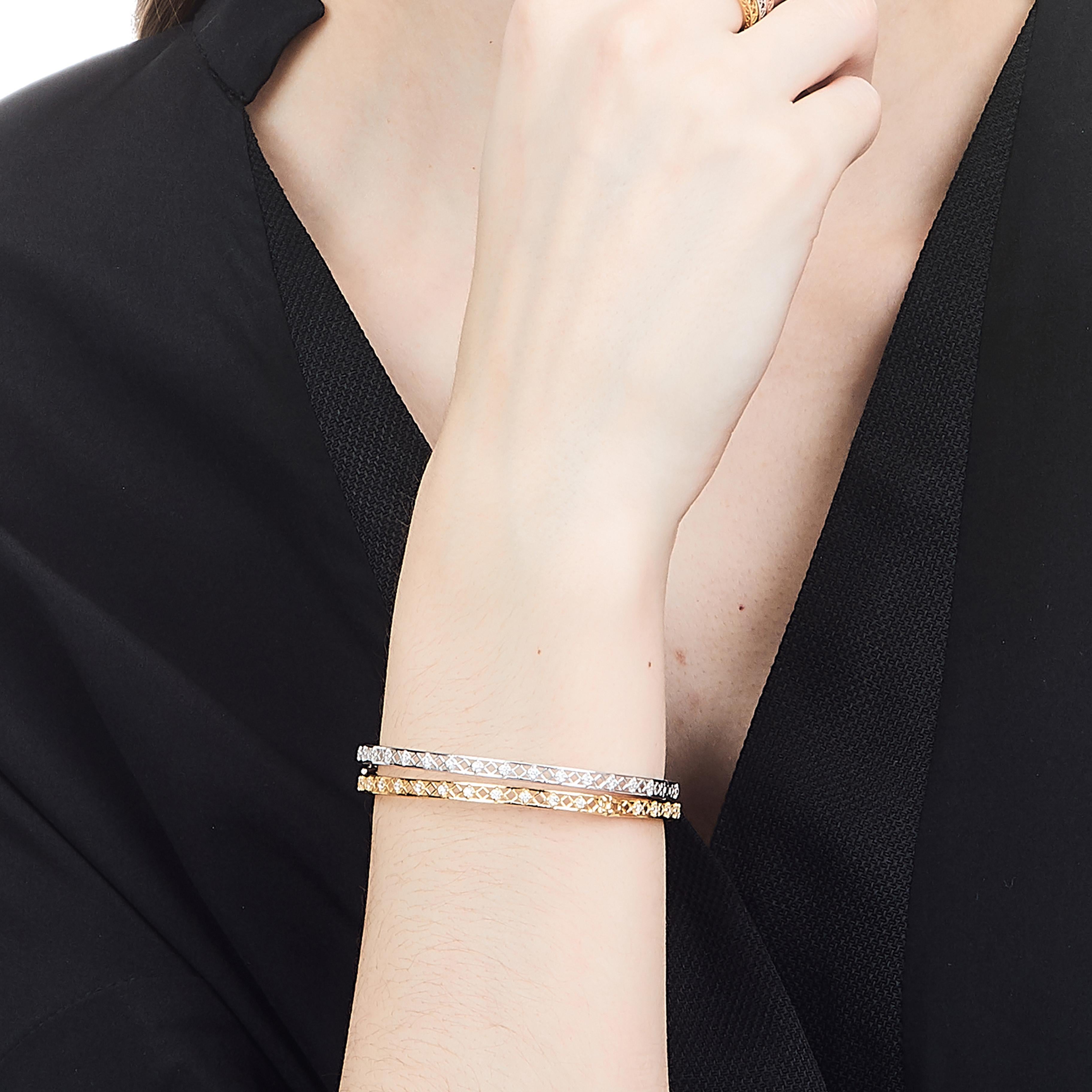 Yemyungji Diamond 18 Karat Yellow Gold White Gold Bangle Bracelet Set For Sale 3