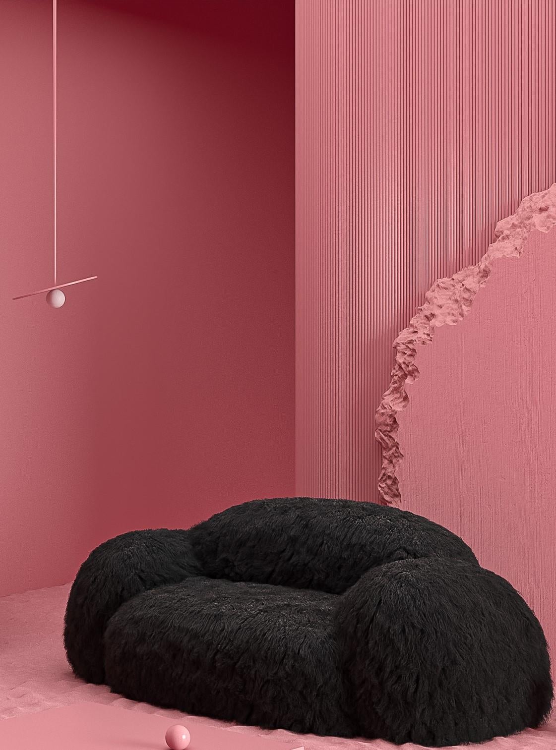 Sofá Yeti de Pepe Albargues 
por Vladimir Naumov
Dimensiones: Alto 82 x Ancho 202 x Largo 110 cm
Materiales: Piel de Lama

Serie de muebles Yeti: minimalista y enorme, una nube rosa suave y acogedora. Sus formas hinchadas parecen cubrirte con una