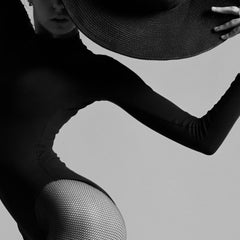 "The Eclipse" Photographie de ballet 47" x 38" en édition de 18 par Yevgeniy Repiashenko