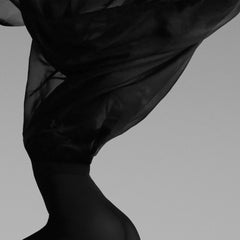 "Eruptio" Fotografía de ballet 32" x 32" en Ed. de 25 por Yevgeniy Repiashenko