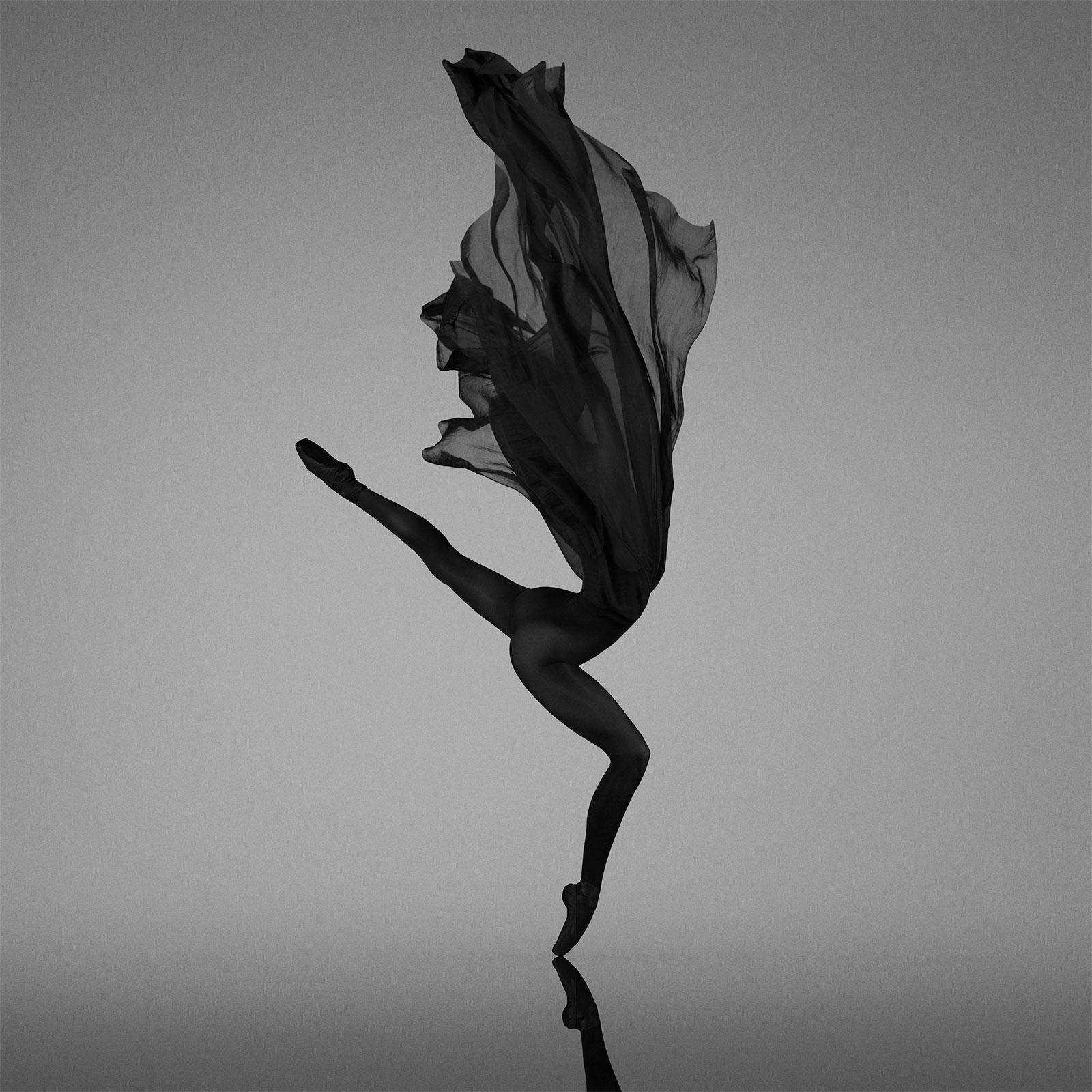 "Nessun titolo (No 44)" Fotografia 45 "x45" in edizione di 18 di Yevgeniy Repiashenko
