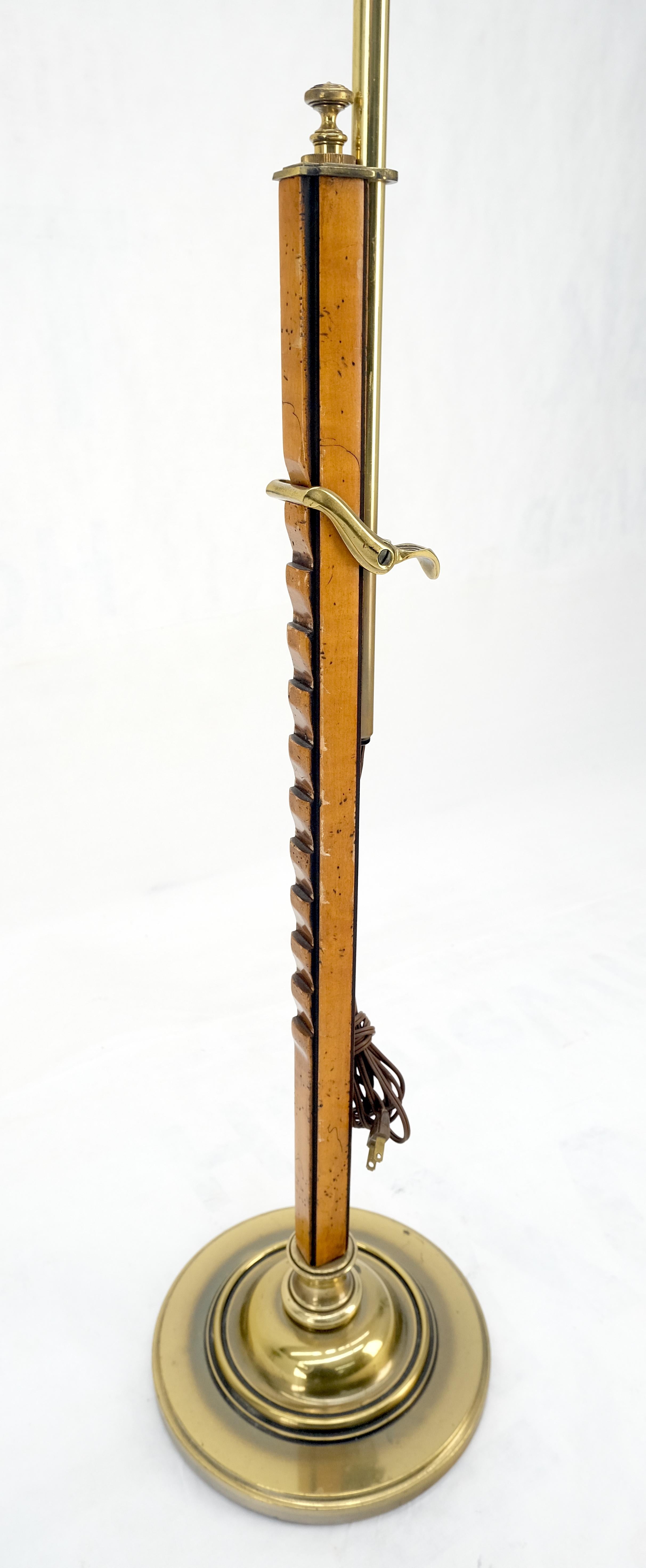 Laiton Lampadaire en bois d'if 7 laiton ajustable Moderne du milieu du siècle c1970s MINT en vente