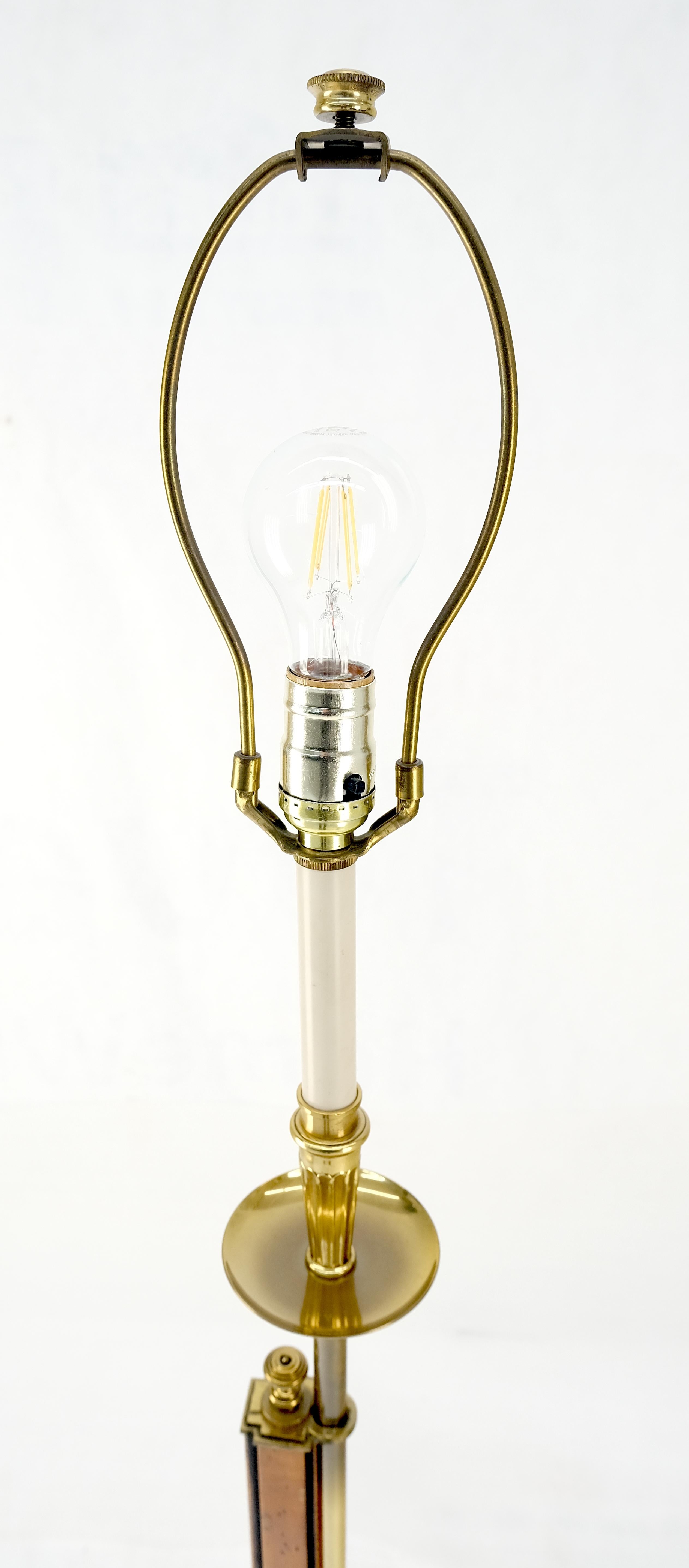 Lampadaire en bois d'if 7 laiton ajustable Moderne du milieu du siècle c1970s MINT en vente 3