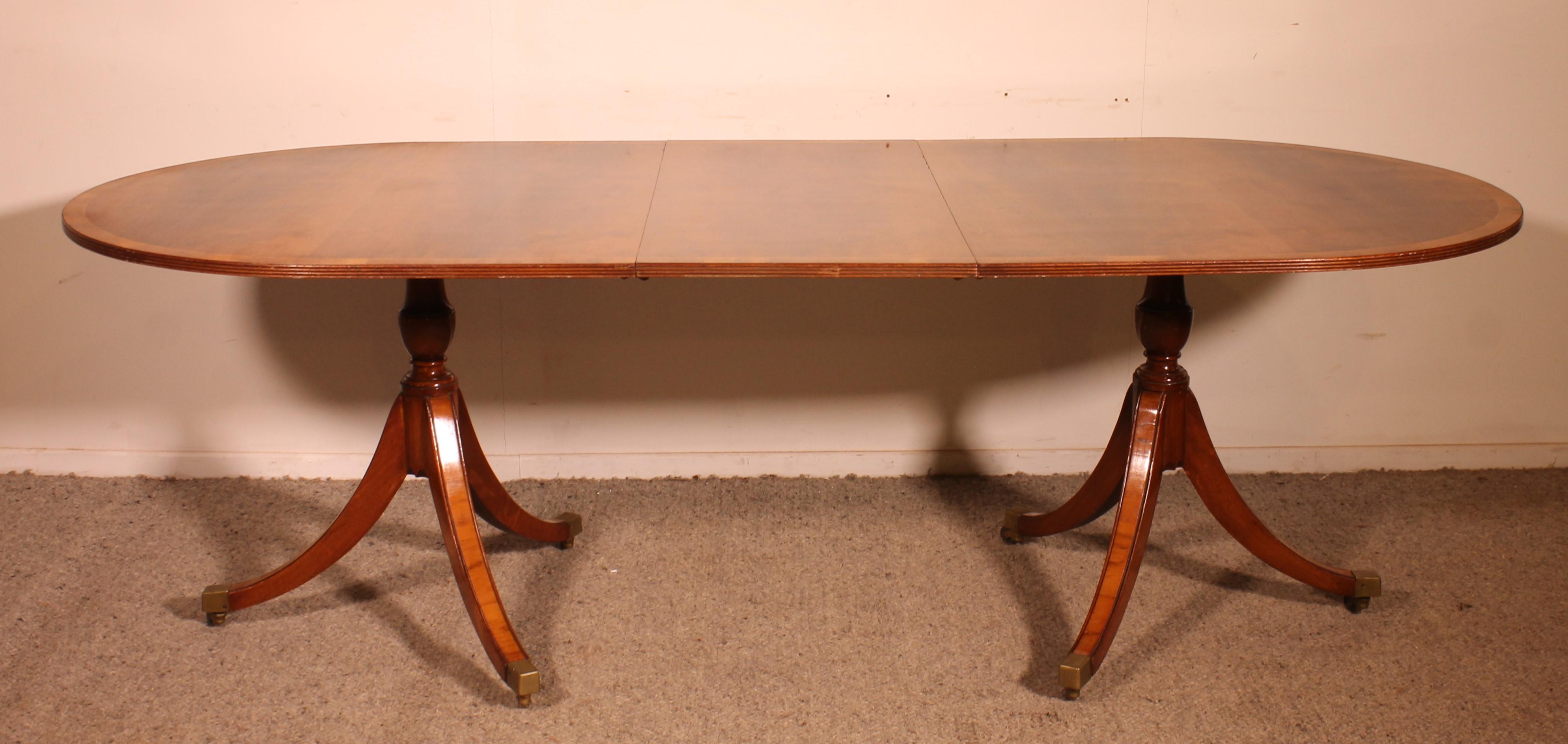 Table de salle à manger à piédestal en Wood Wood et acajou - Angleterre Bon état - En vente à Brussels, Brussels