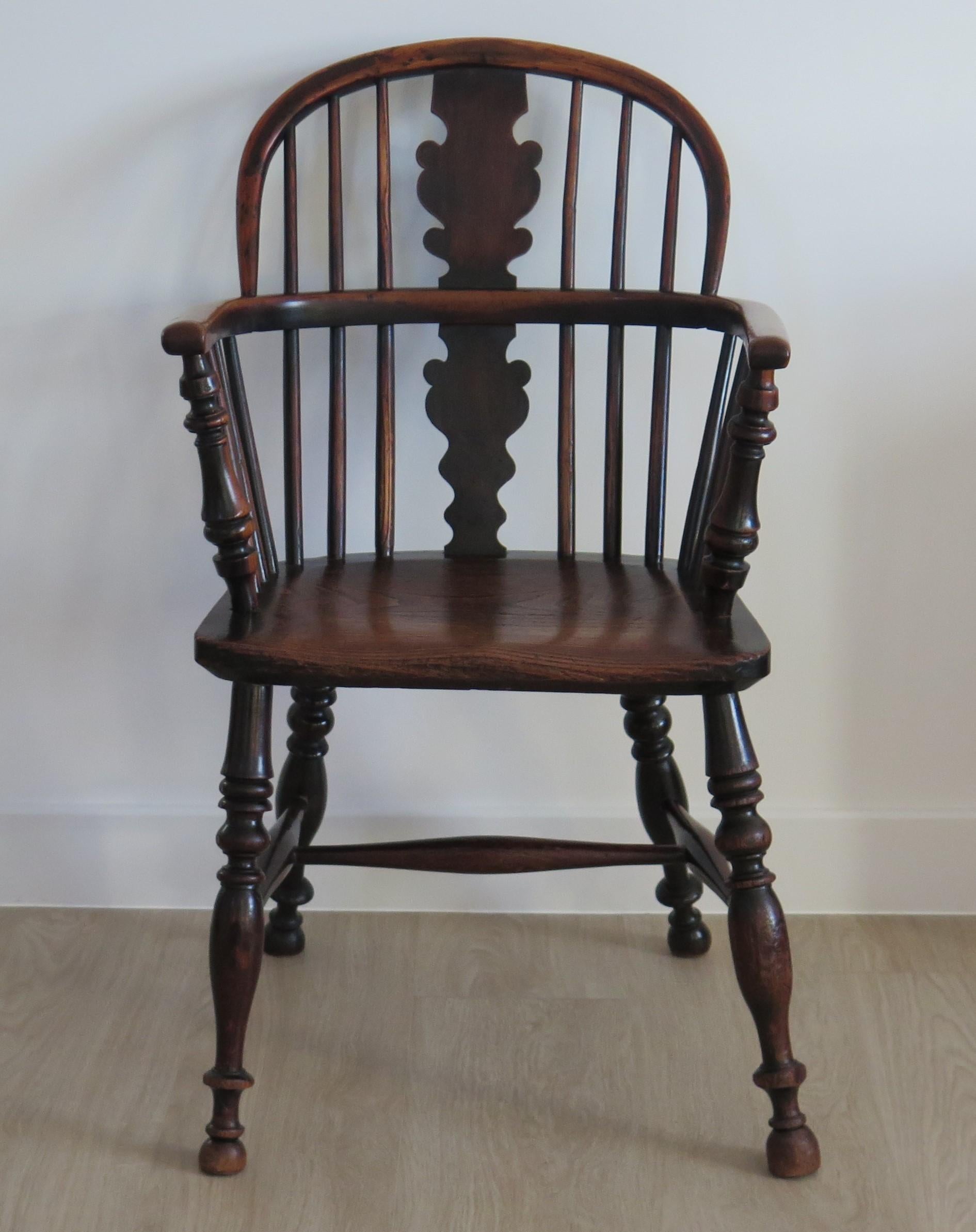 Windsor-Sessel aus Eibenholz mit niedriger Rückenlehne, North East Yorkshire, England, um 1850 (Britisch) im Angebot