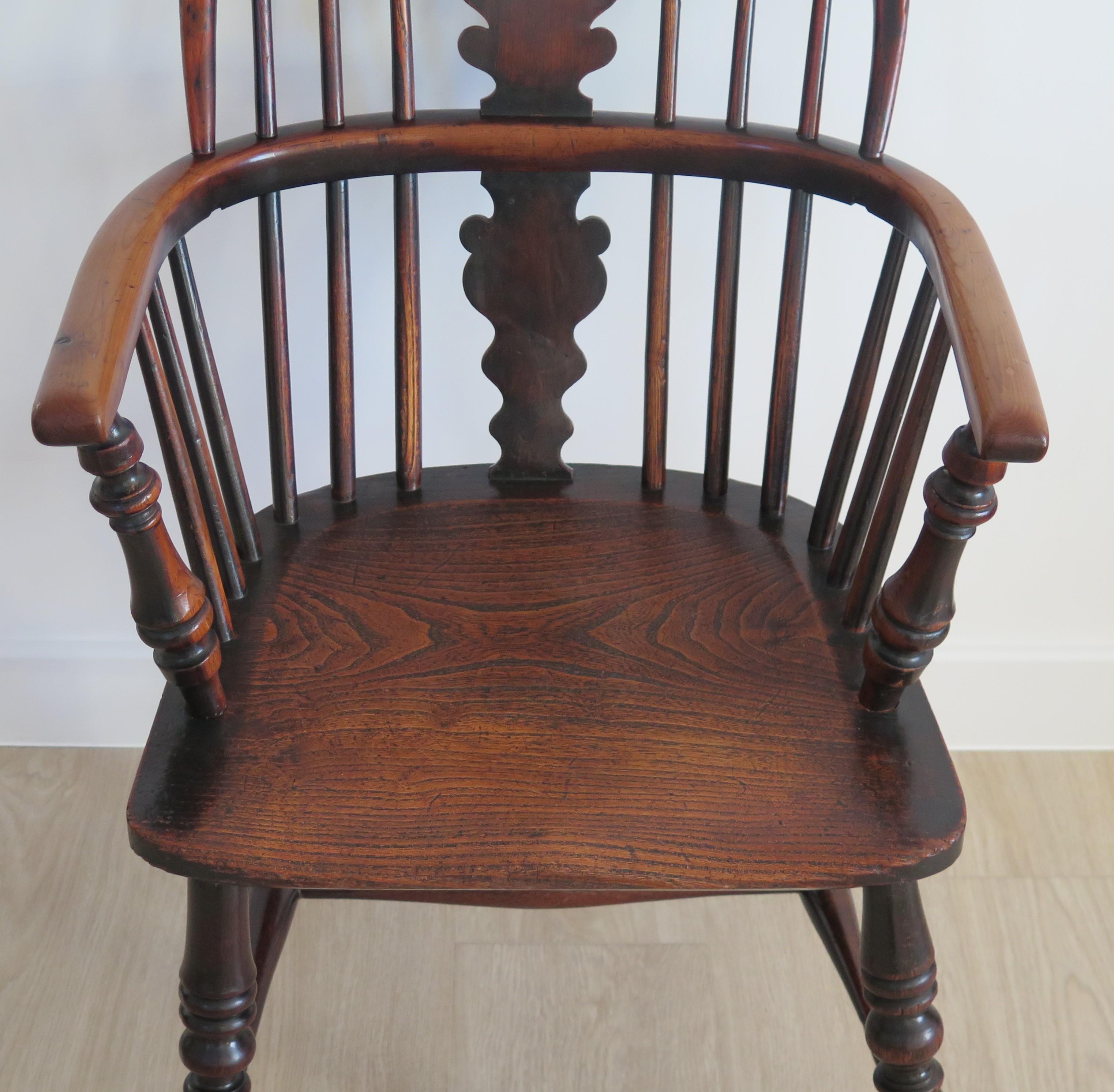 Yew Wood Low-Back Windsor Armchair, North East Yorkshire England Circa 1850 In Good Condition For Sale In Lincoln, Lincolnshire