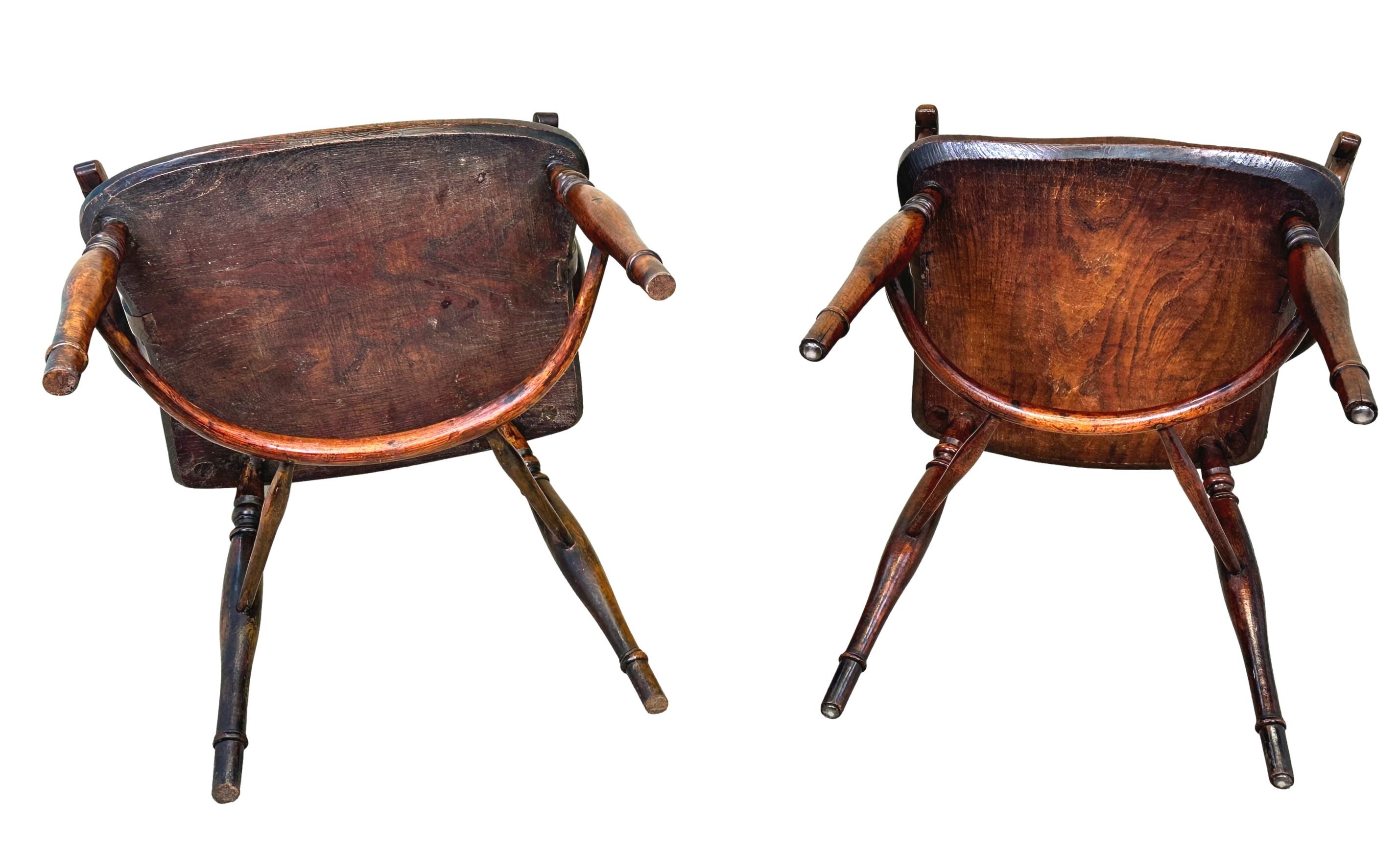 Yew Wood Pair Of 19th Century Windsor Armchairs For Sale 5