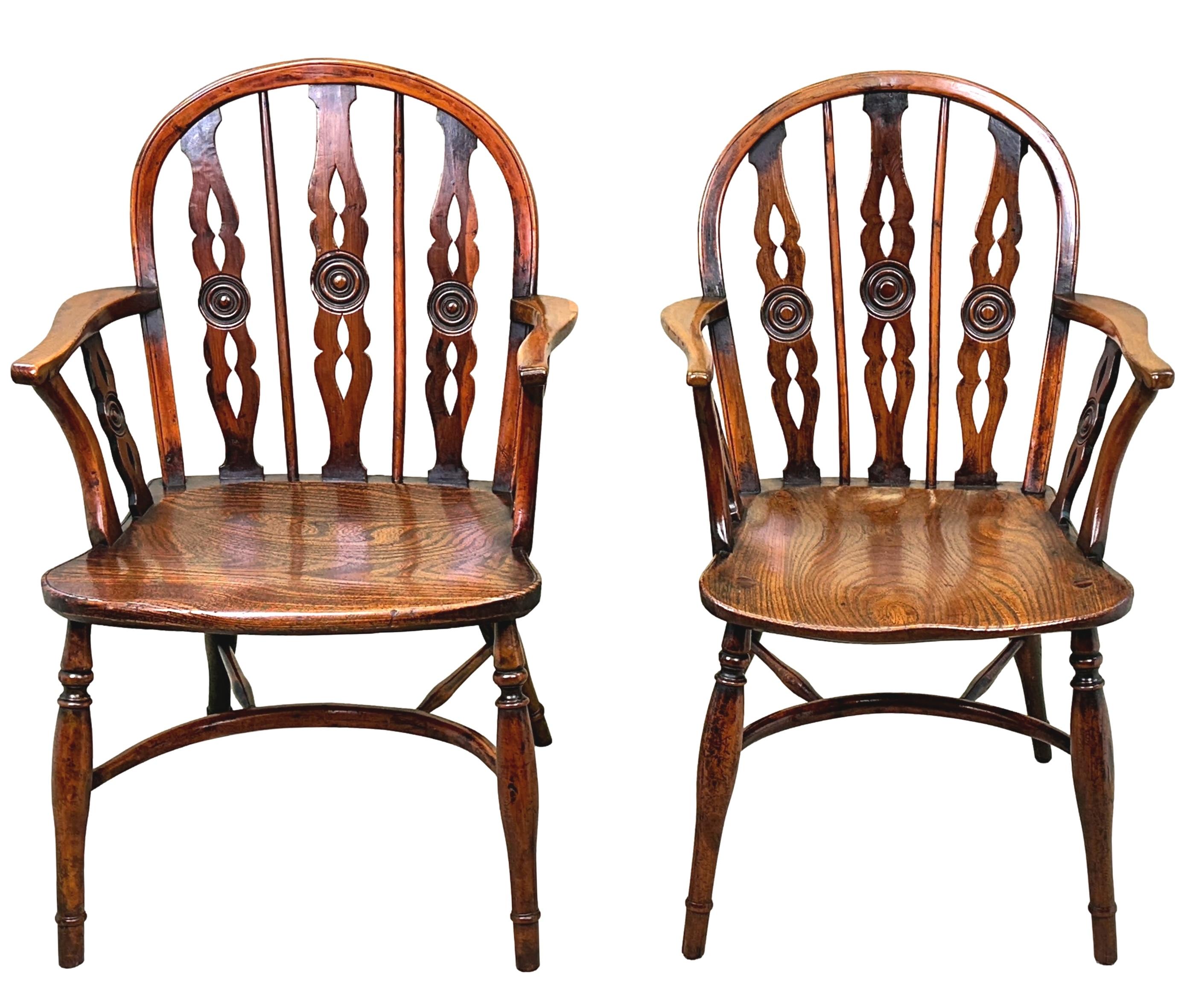 Yew Wood Pair Of 19th Century Windsor Armchairs For Sale 6