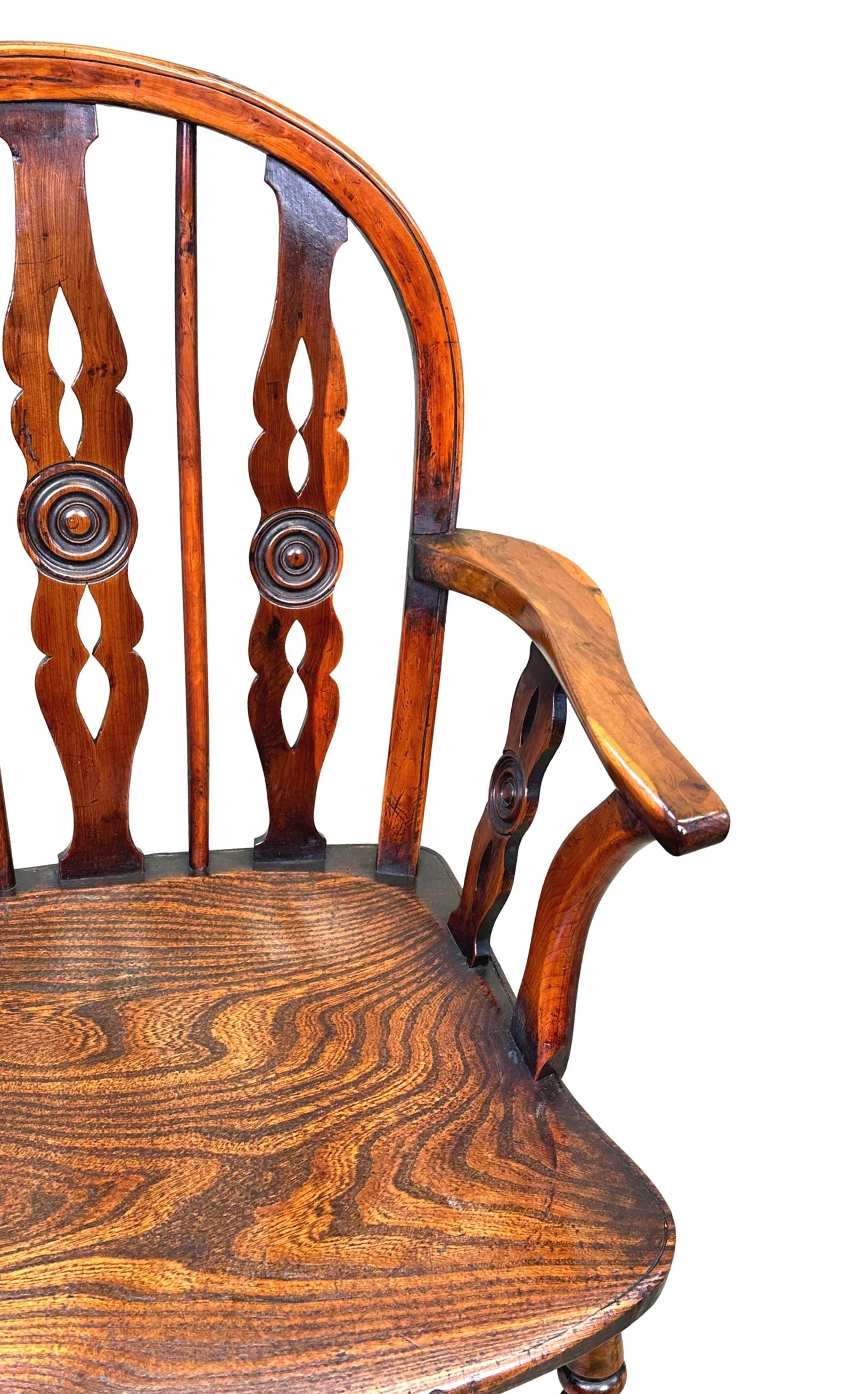 Yew Wood Pair Of 19th Century Windsor Armchairs For Sale 1