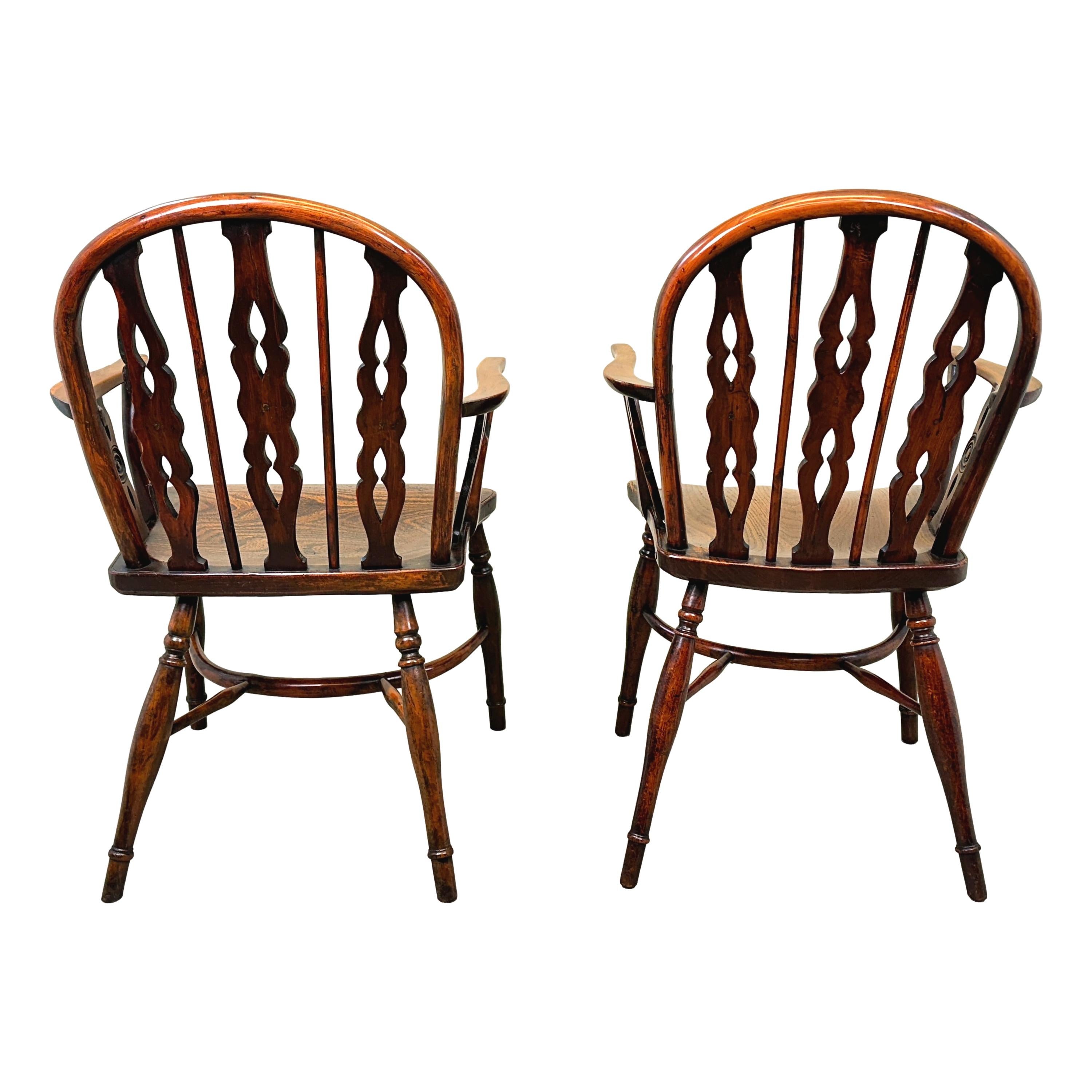 Yew Wood Pair Of 19th Century Windsor Armchairs For Sale 4