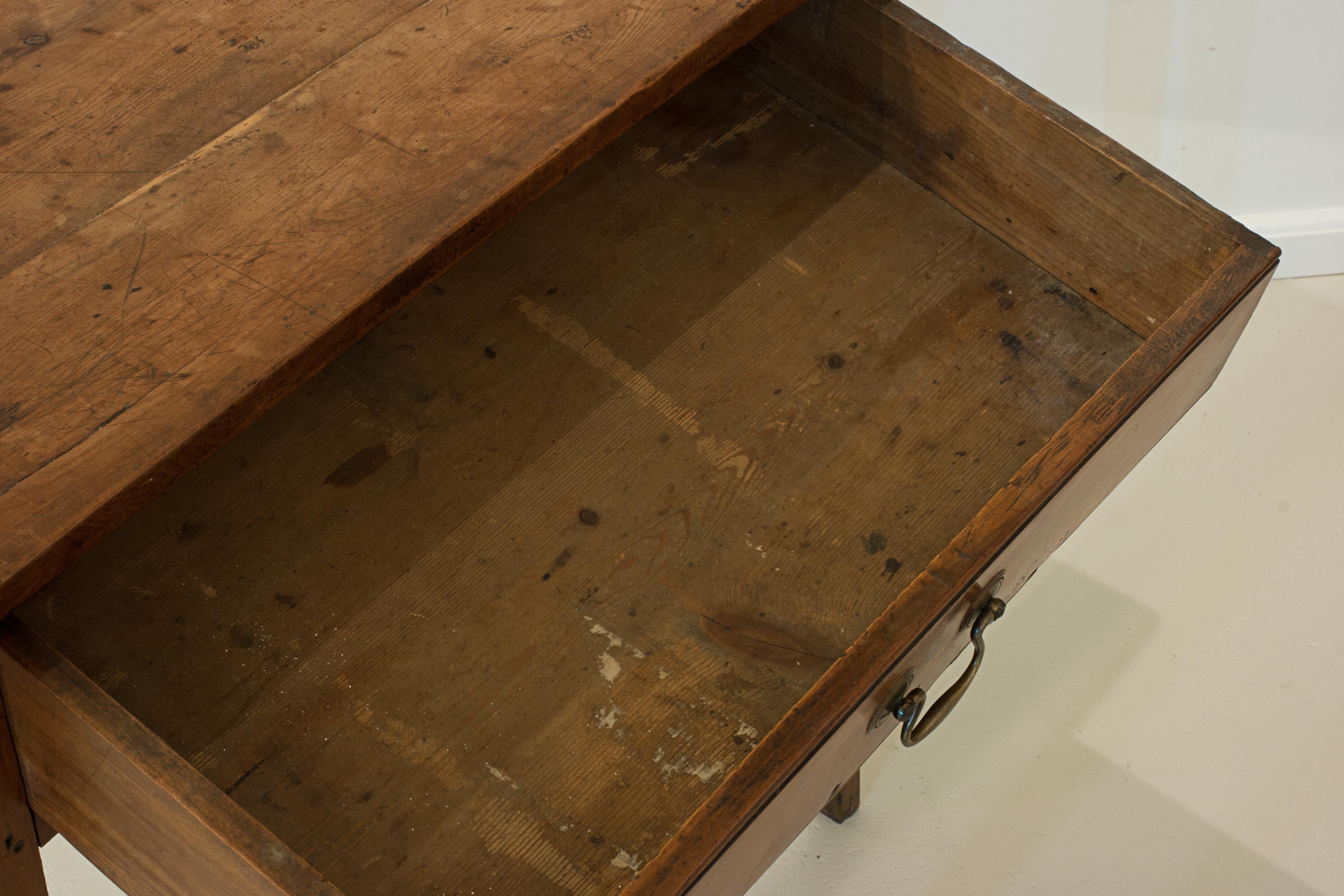 Eibe Wood Planked Beistelltisch im Angebot 1