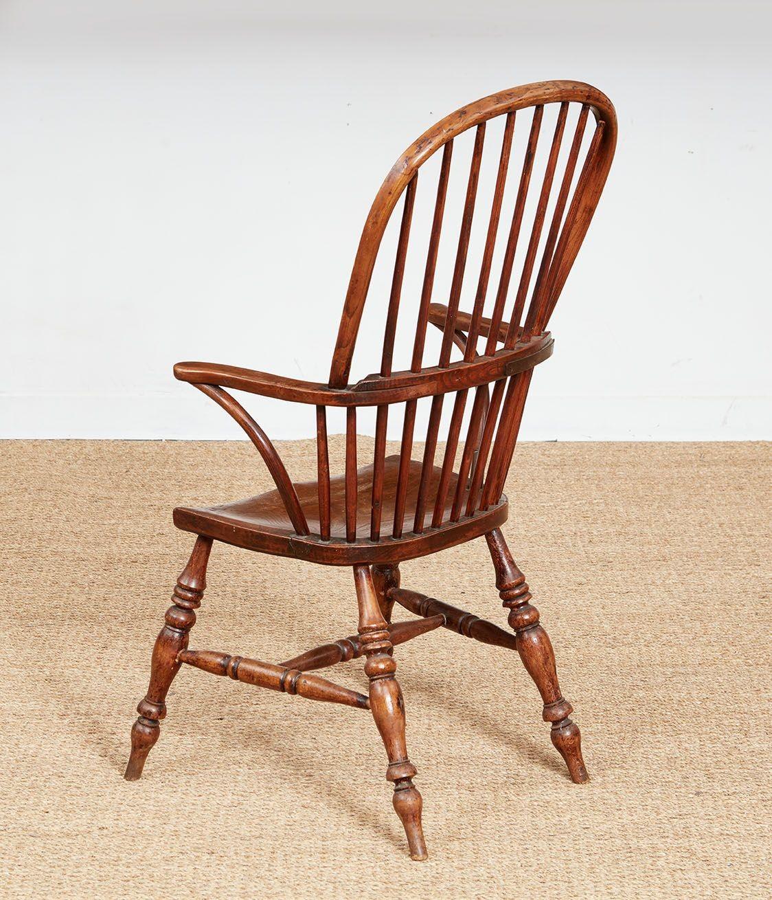 Fauteuil Windsor en bois d'if en vente 3