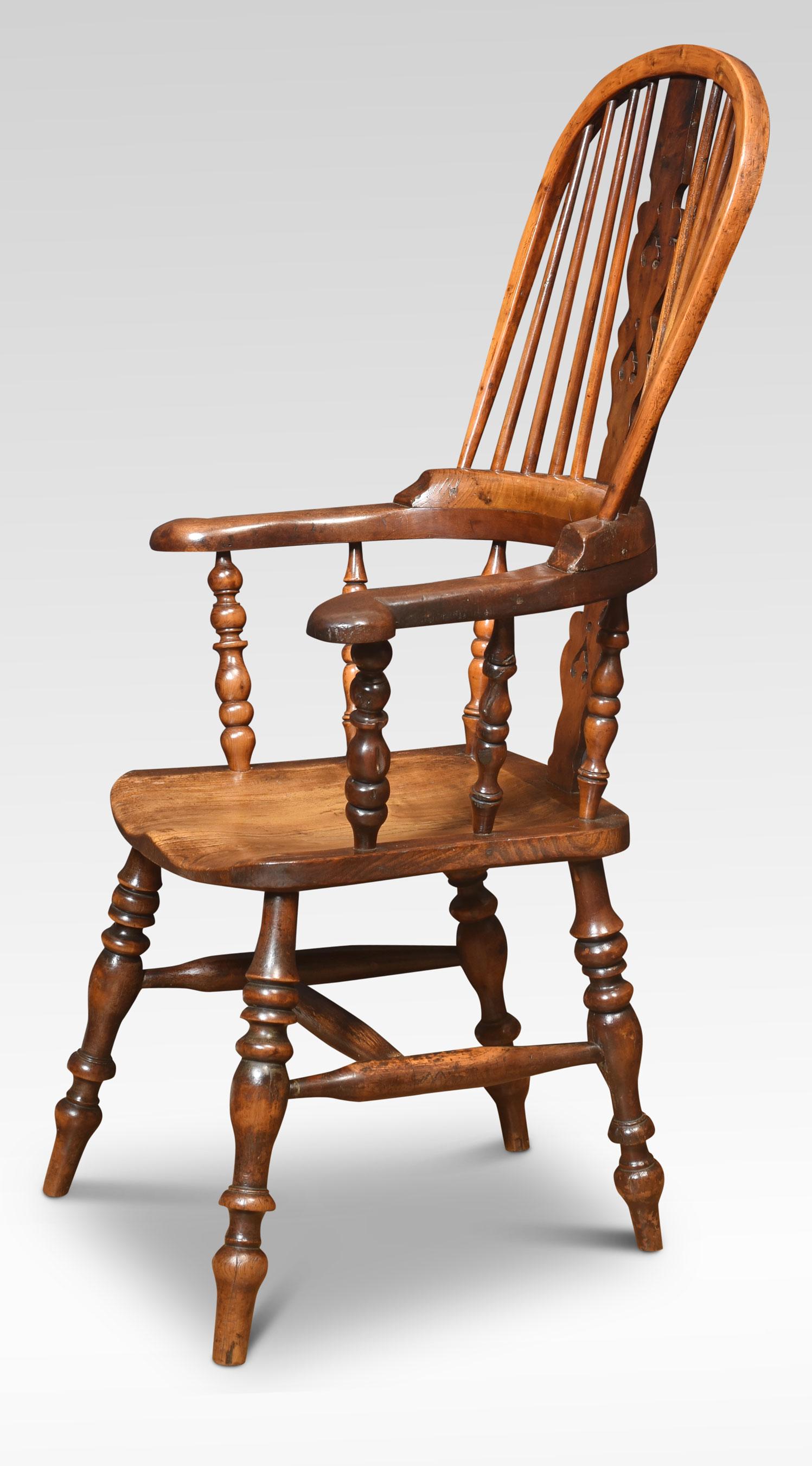 Yew wood Windsor armchair In Good Condition In Cheshire, GB