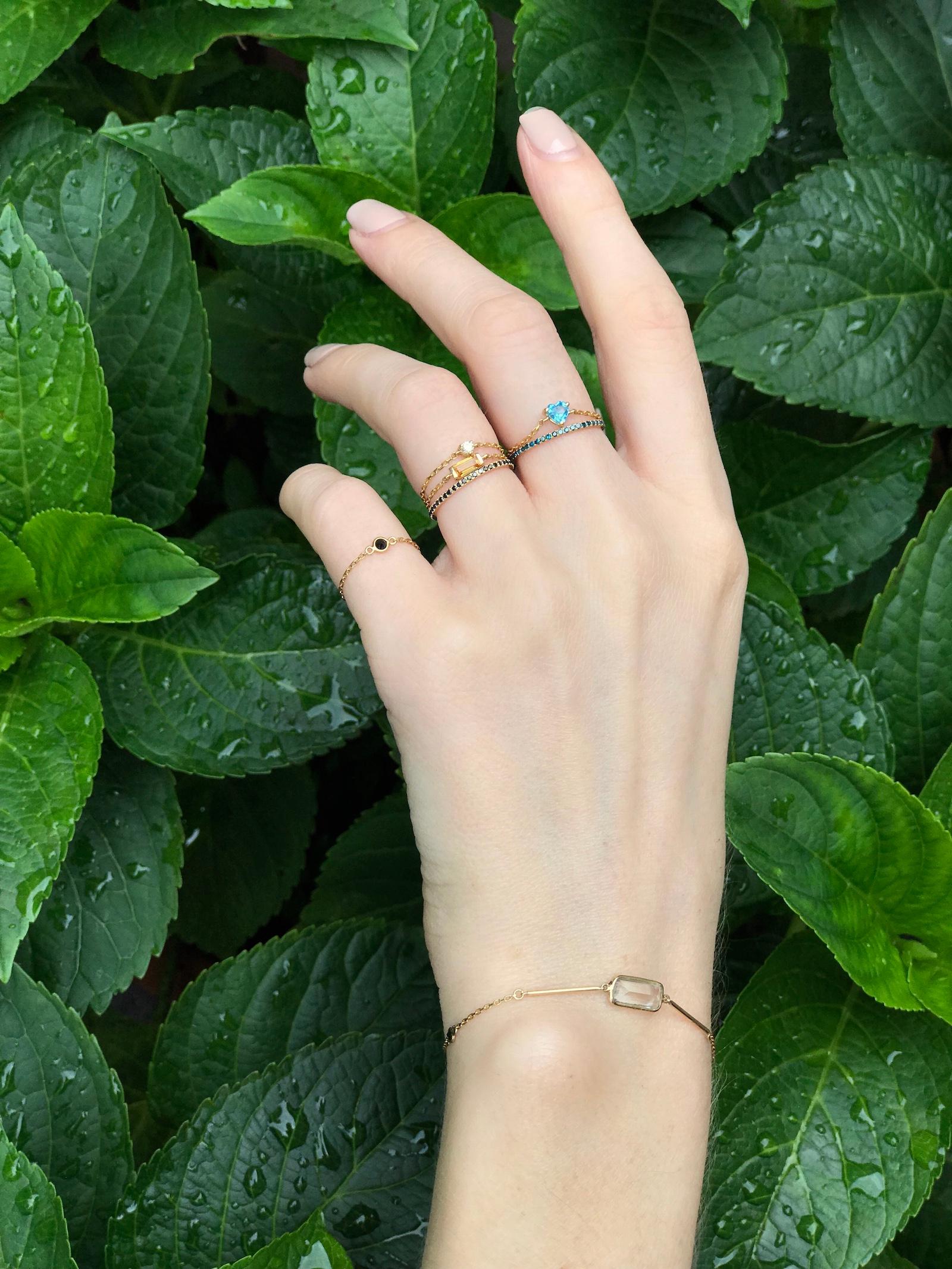 YI Collection Blue Topaz Heart Chain Ring In New Condition For Sale In New York, NY
