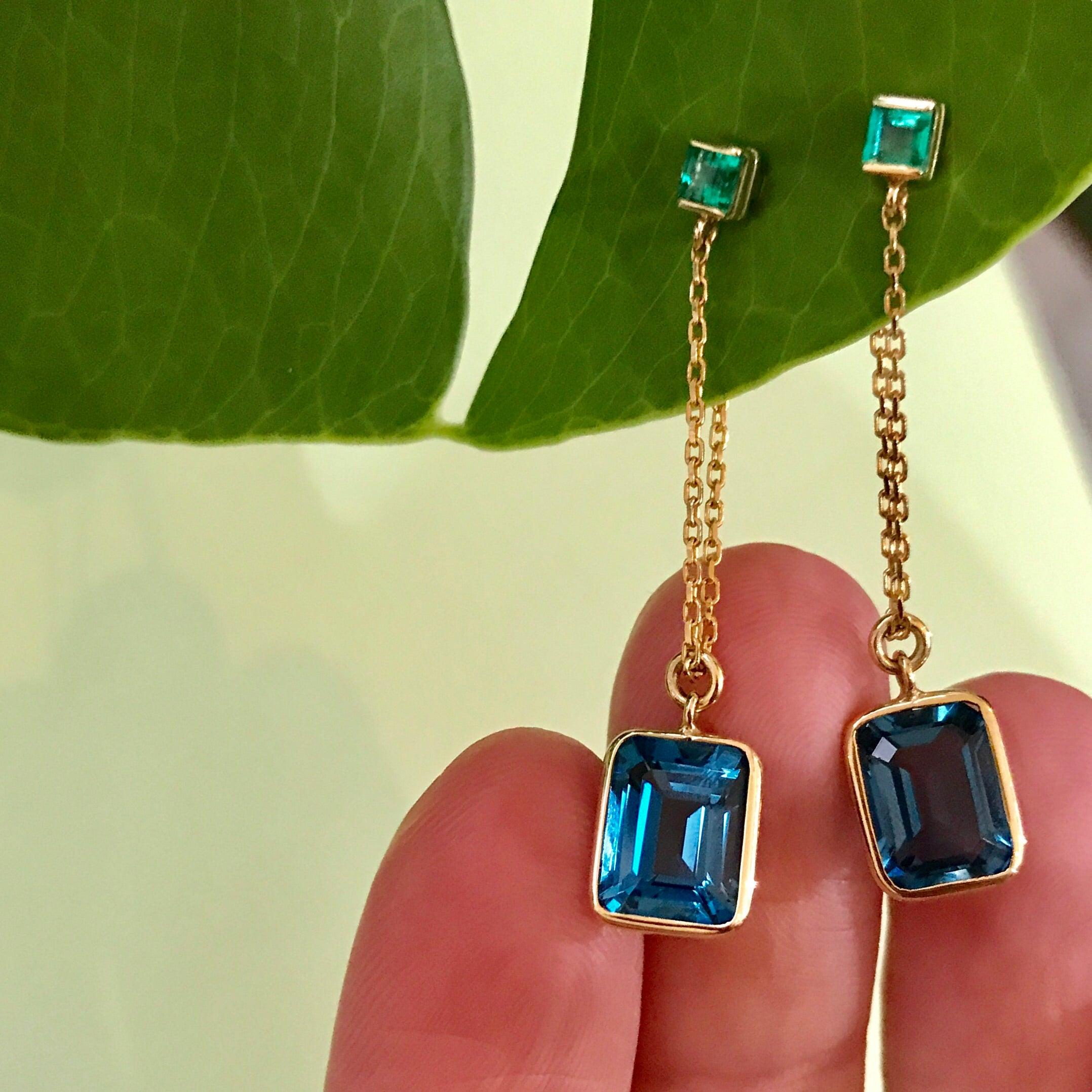 Yi Collection Emerald & Topaz Chain Earrings In New Condition For Sale In New York, NY
