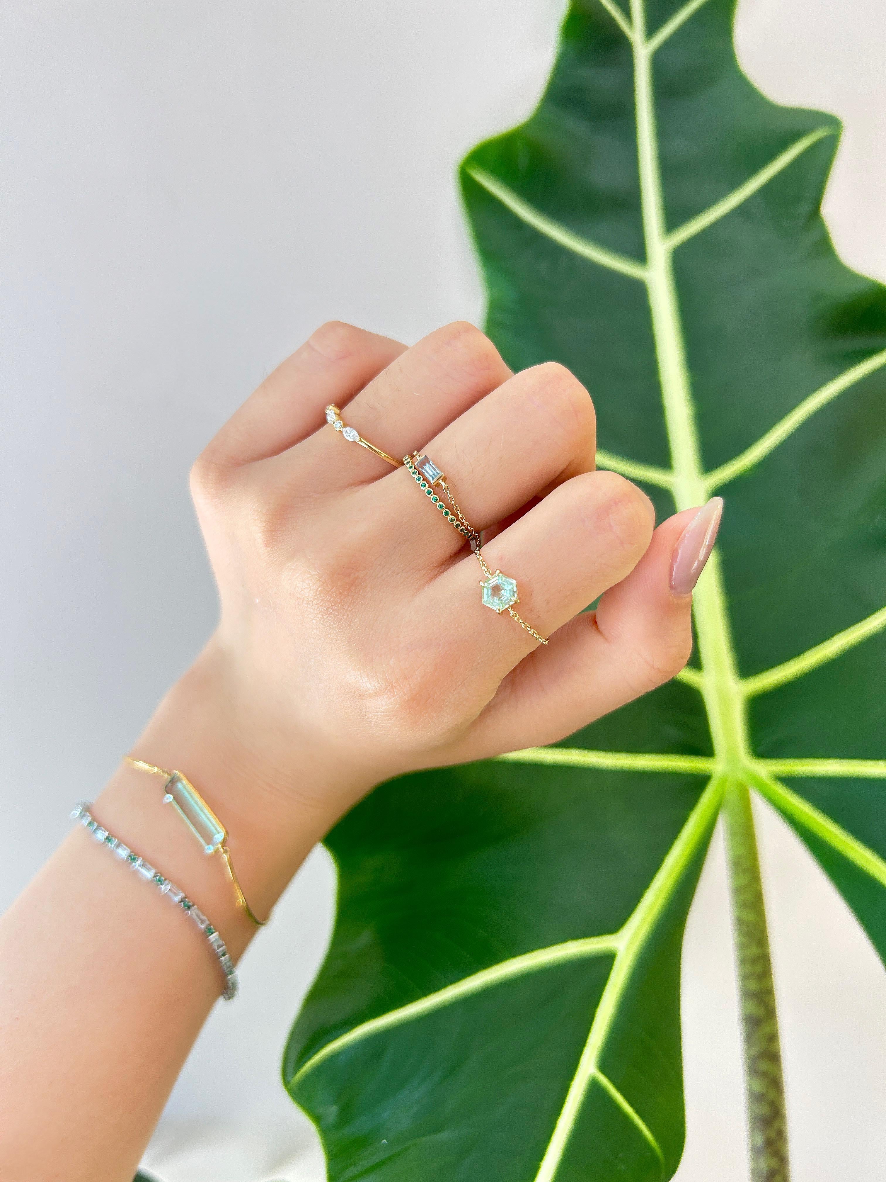 Modern YI Collection Tourmaline hexagon Chain Ring For Sale