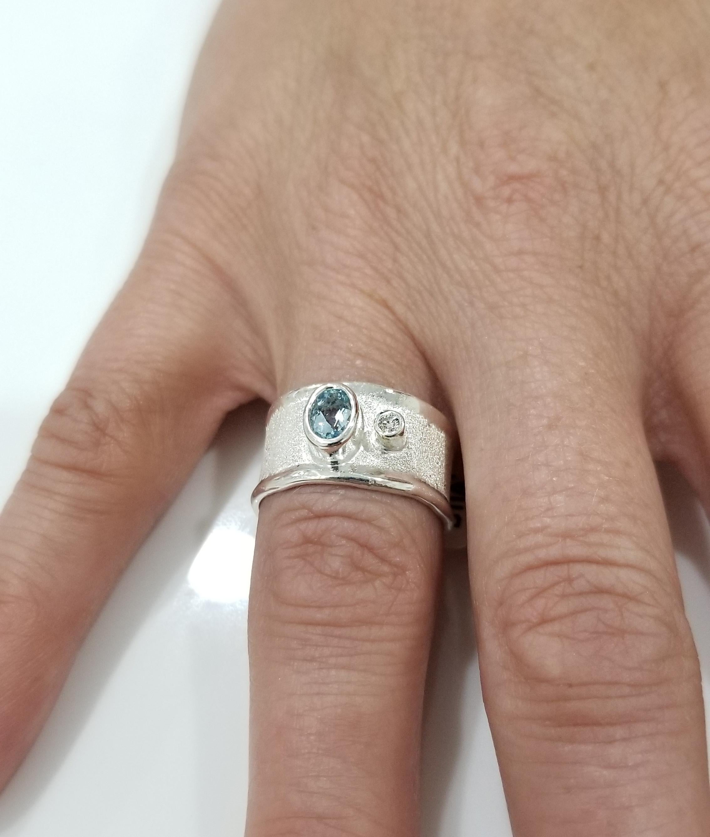 Contemporary Yianni Creations 0.40 Carat Aquamarine and Diamond Fine Silver Palladium Ring