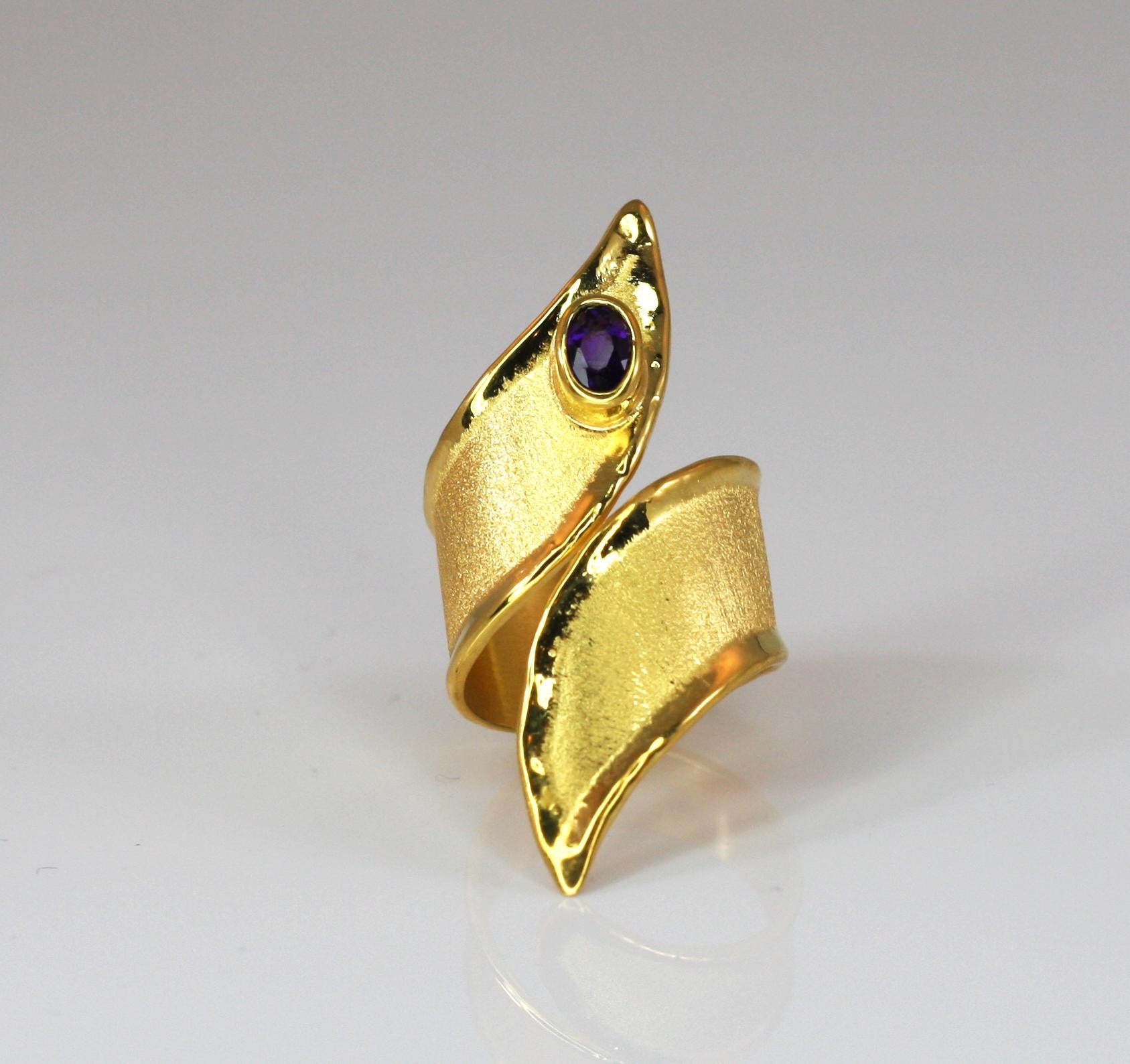Yianni Creations 18 Karat Gold Amethyst Wide Long Mat and Shinny Band Ring In New Condition For Sale In Astoria, NY