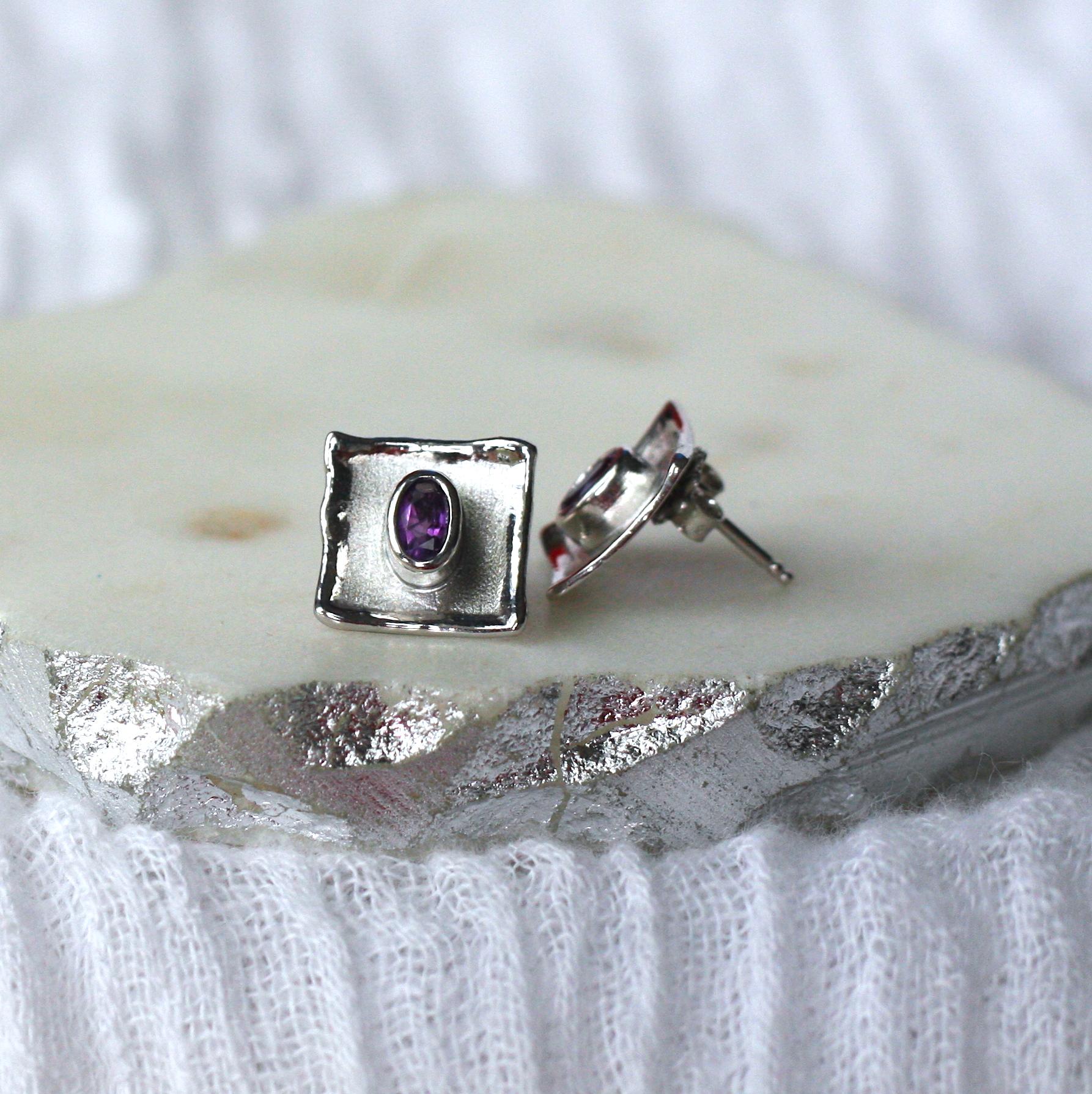 Yianni Creations Amethyst Fine Silver and Palladium Small Stud Earrings In New Condition In Astoria, NY