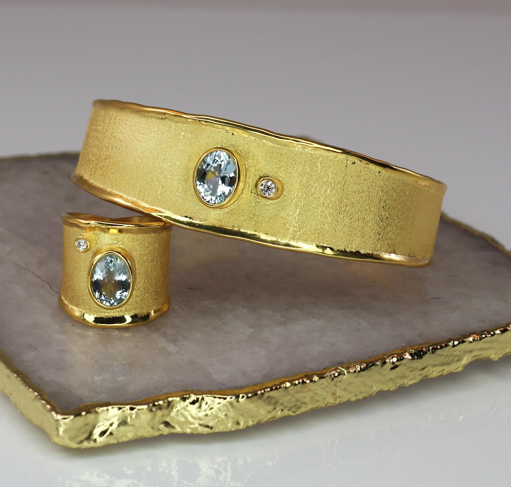 Yianni Creations 1.10 Carat Aquamarine and Diamond 18 Karat Yellow Gold Bracelet For Sale 6