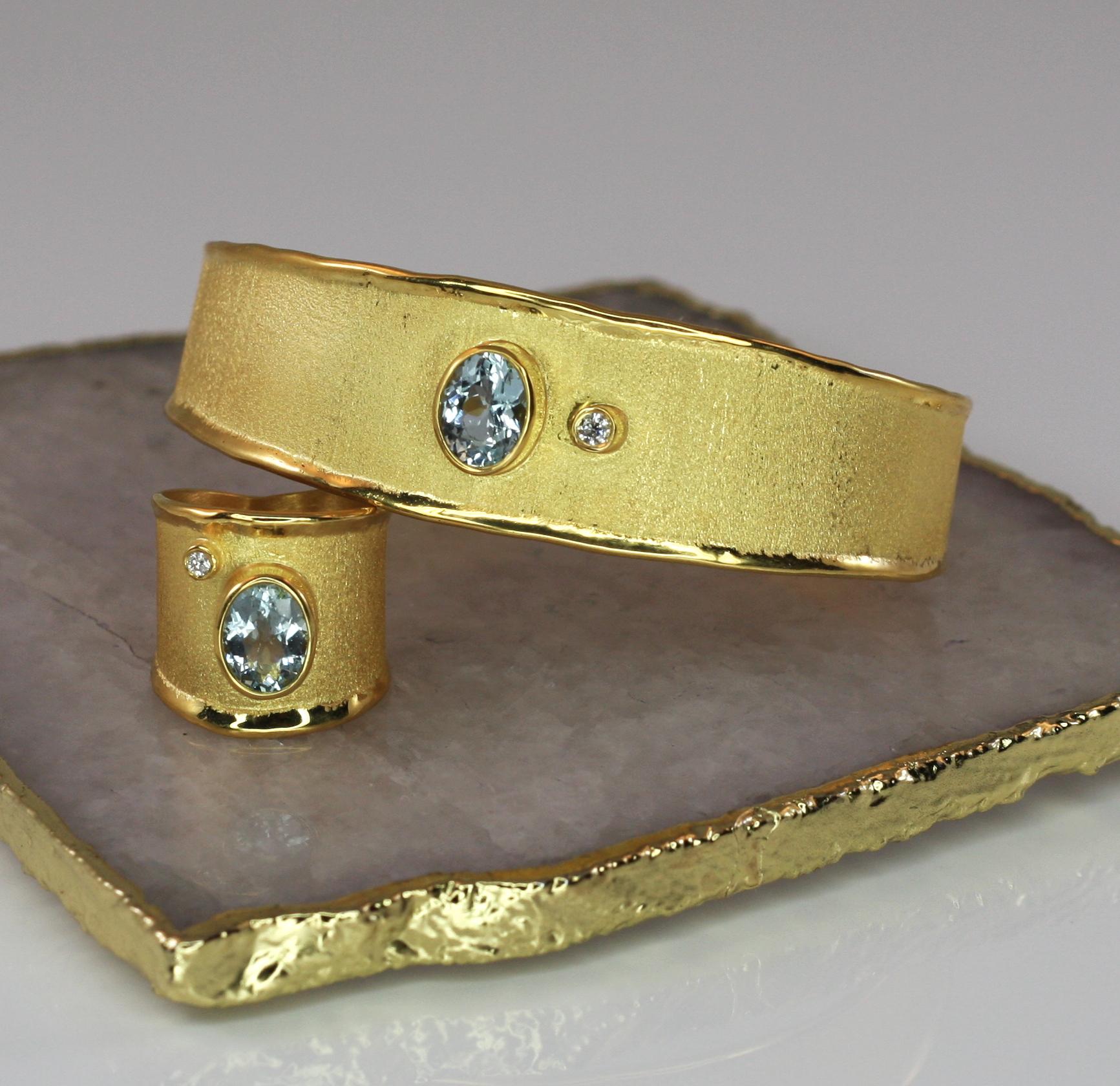 Yianni Creations Armband aus 18 Karat Gelbgold mit 1,10 Karat Aquamarin und Diamant Damen im Angebot