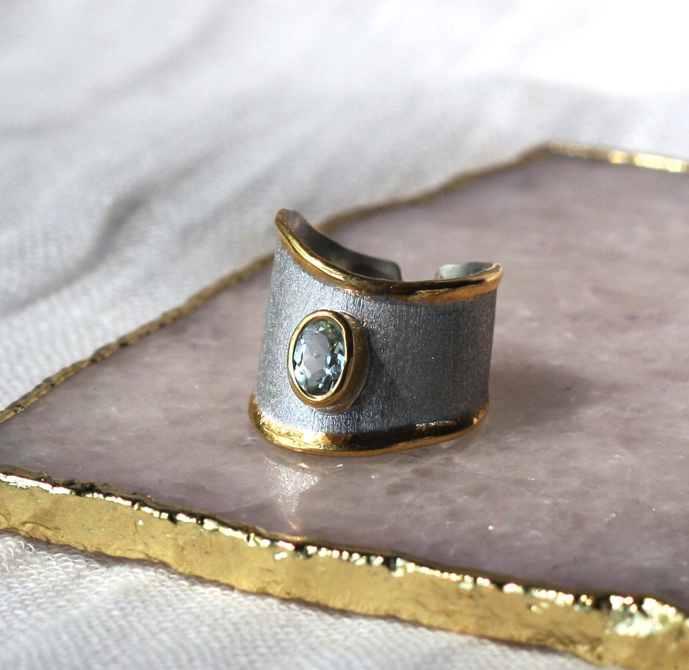 Yianni Creations 1.10 Carat Aquamarine Fine Silver 24 Karat Gold Opened Ring In New Condition In Astoria, NY