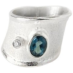 Yianni Kreationen London Blauer Topas und Diamant Feines Silber Palladium Band Ring