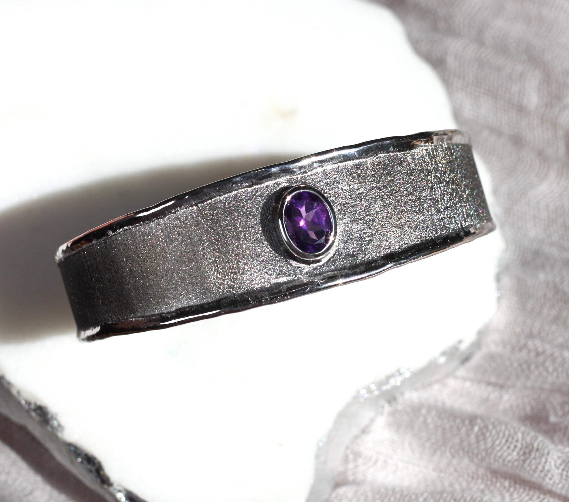 Yianni Creations Bracelet en argent fin et rhodium noir avec améthyste Unisexe en vente