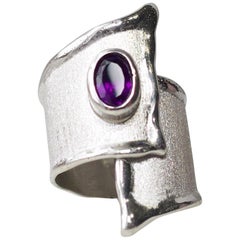 Yianni Creations Verstellbarer breiter Ring mit Amethyst, feinem Silber und Palladium