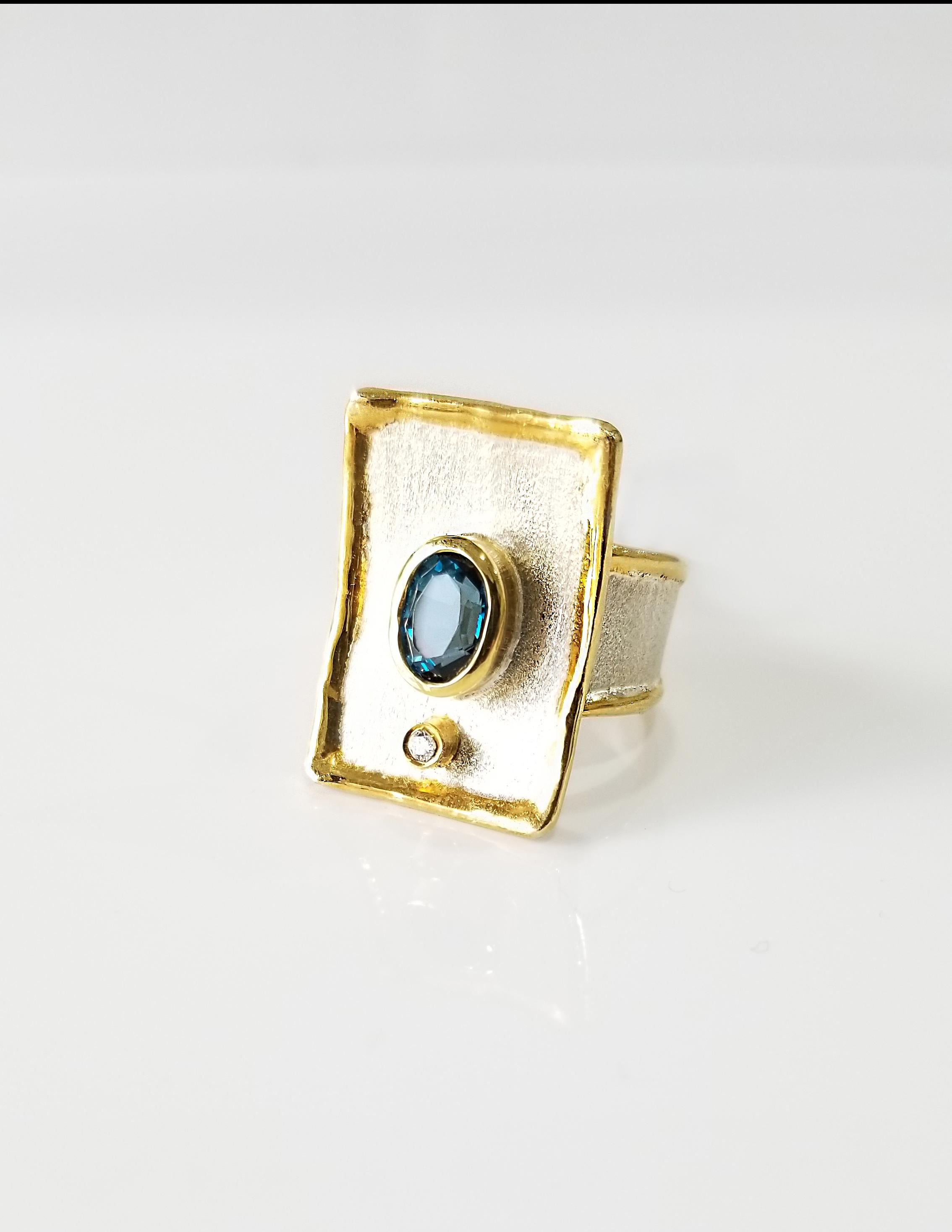 De las mujeres Yianni Creations Londres Topacio azul Diamante Plata fina Oro de 24 quilates Anillo ancho en venta