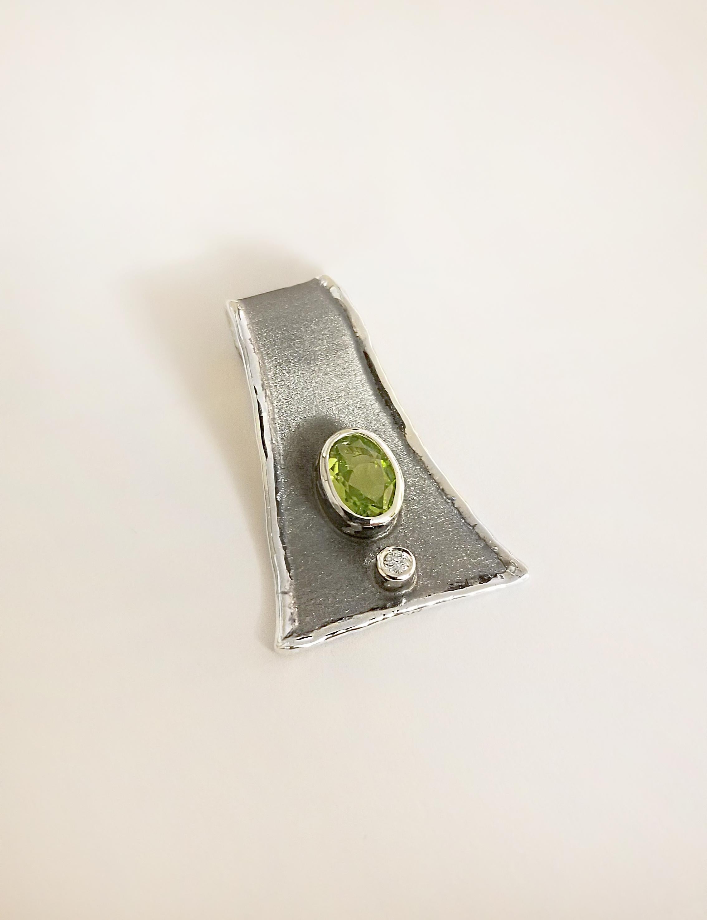 Yianni Creations Peridot and White Diamond Fine Silver and Black Rhodium Pendant In New Condition For Sale In Astoria, NY