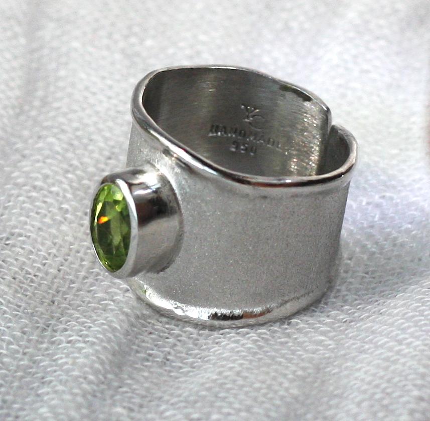 Women's Yianni Creations Peridot Fine Silver and Palladium Adjustable Wide Band Ring For Sale