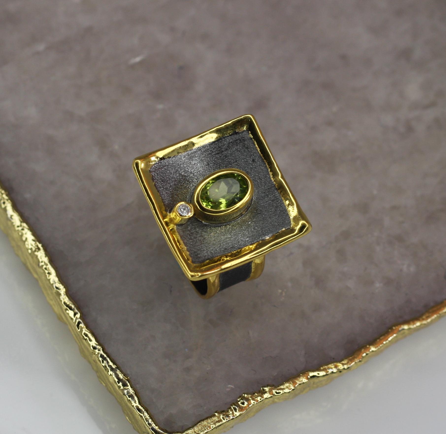 Yianni Creations Peridot Diamond Fine Silver and Gold with Rhodium Square Ring For Sale 8