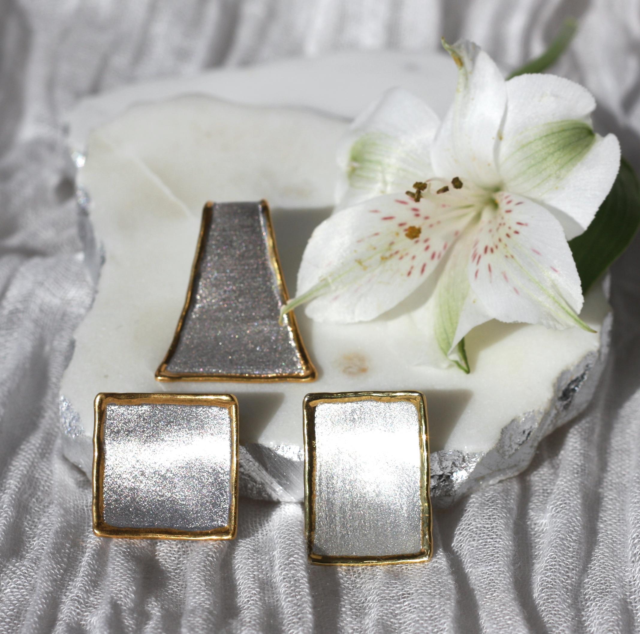 Yianni Creations Ciondolo quadrato in argento fino e oro 24 carati bicolore con ametista in vendita 4