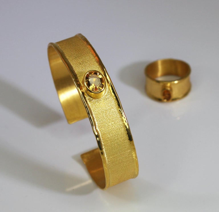 Yianni Creations 18 Karat Gold Bangle Bracelet with Citrine For Sale 7