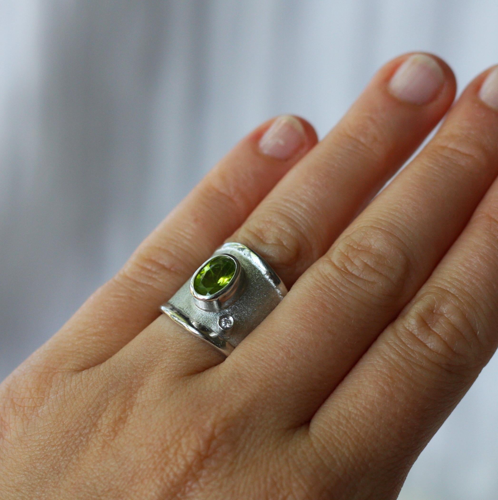 Contemporary Yianni Creations Peridot and White Diamond in Fine Silver Wide Band Ring For Sale