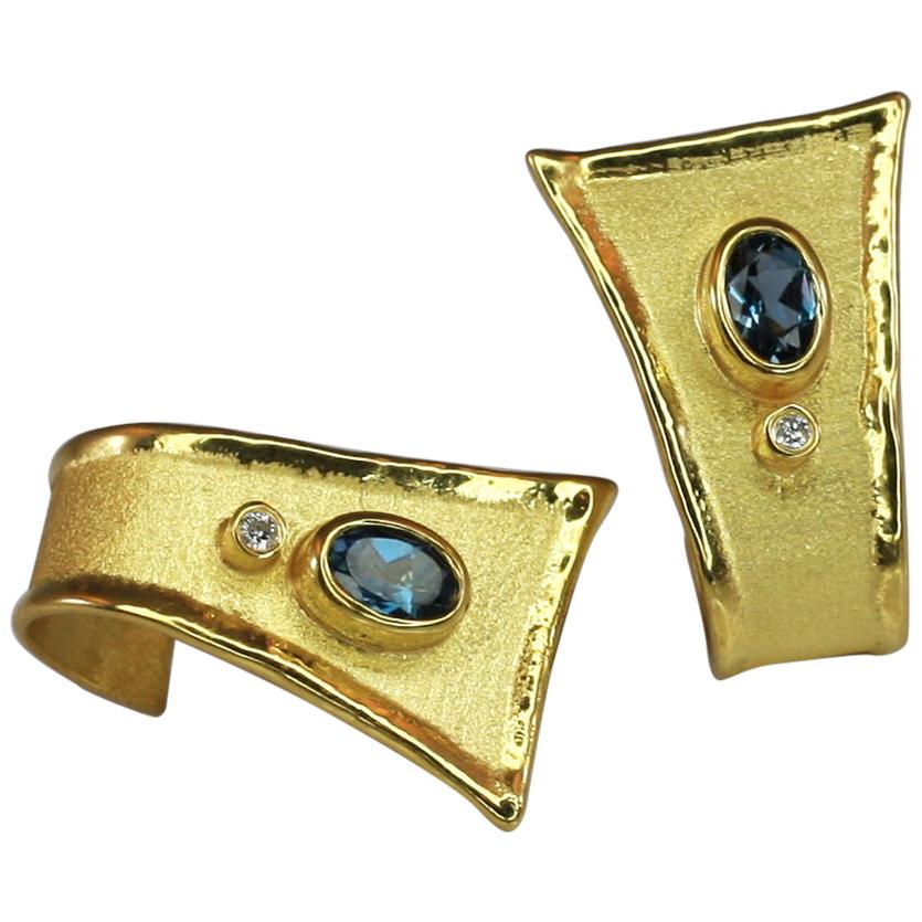 Yianni Creations Boucles d'oreilles en or 18 carats avec topaze bleue de 2,20 carats et diamants